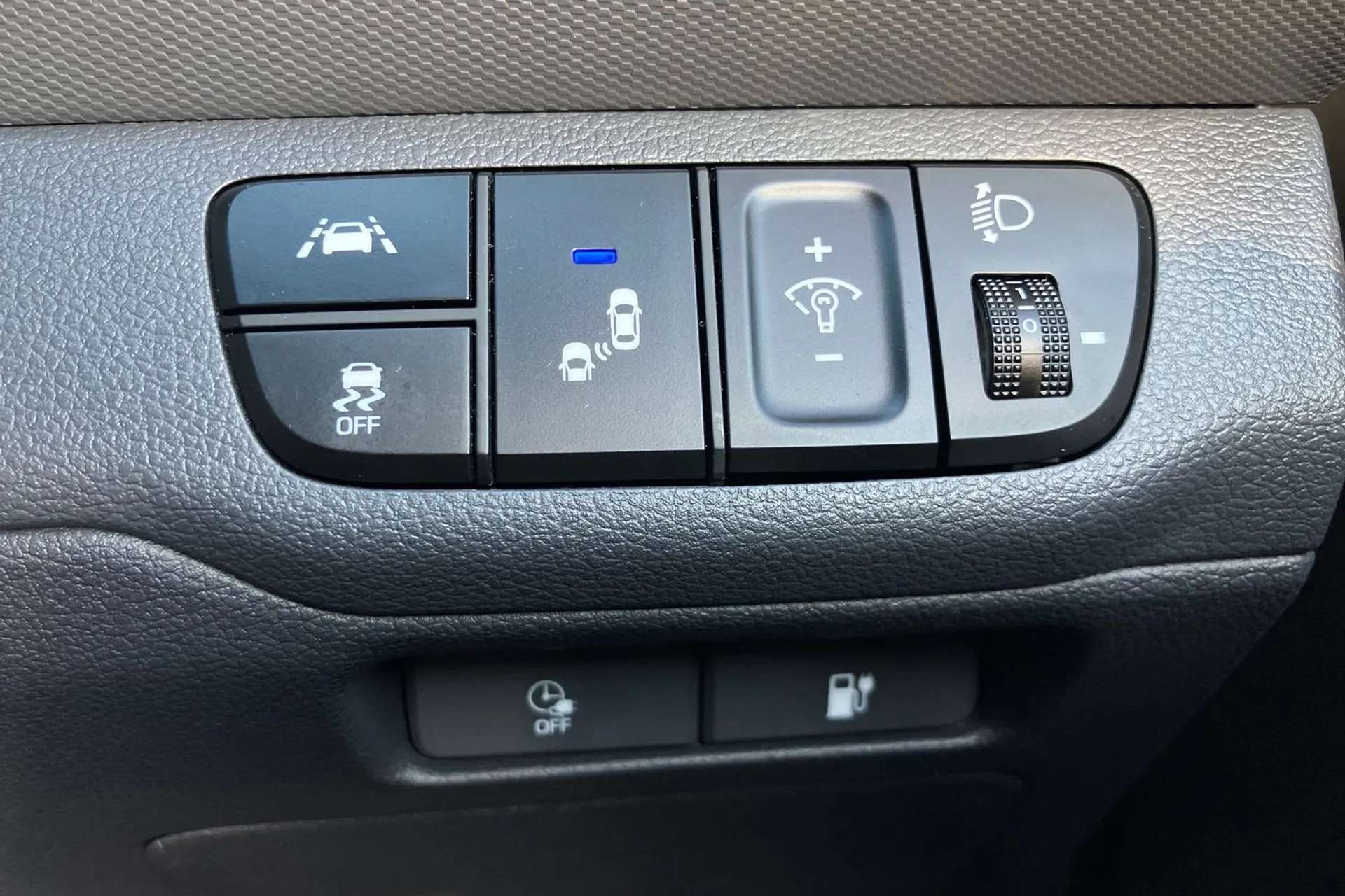 2022 HYUNDAI IONIQ 2022 HYUNDAI IONIQ