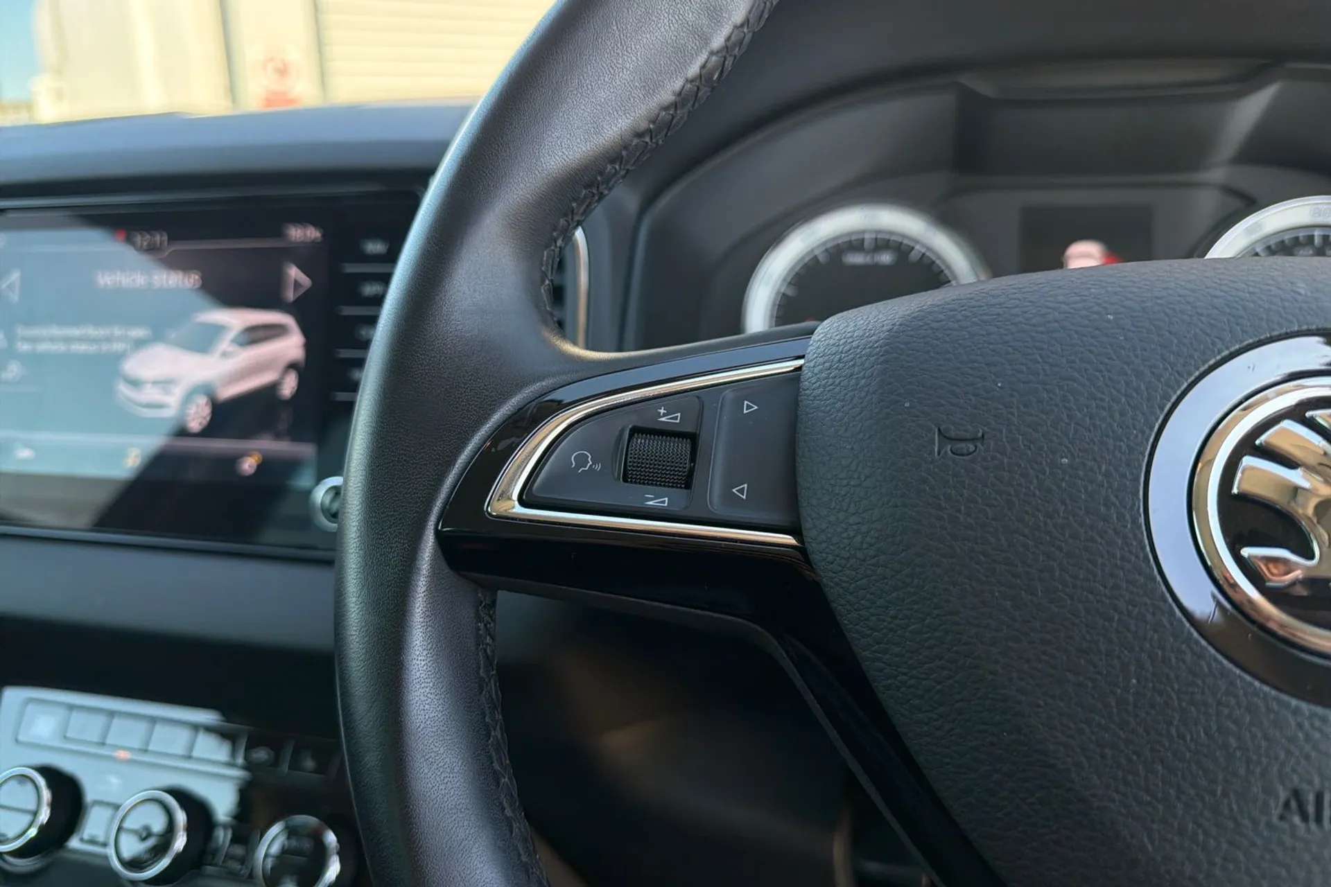 2018 SKODA KAROQ 2018 SKODA KAROQ