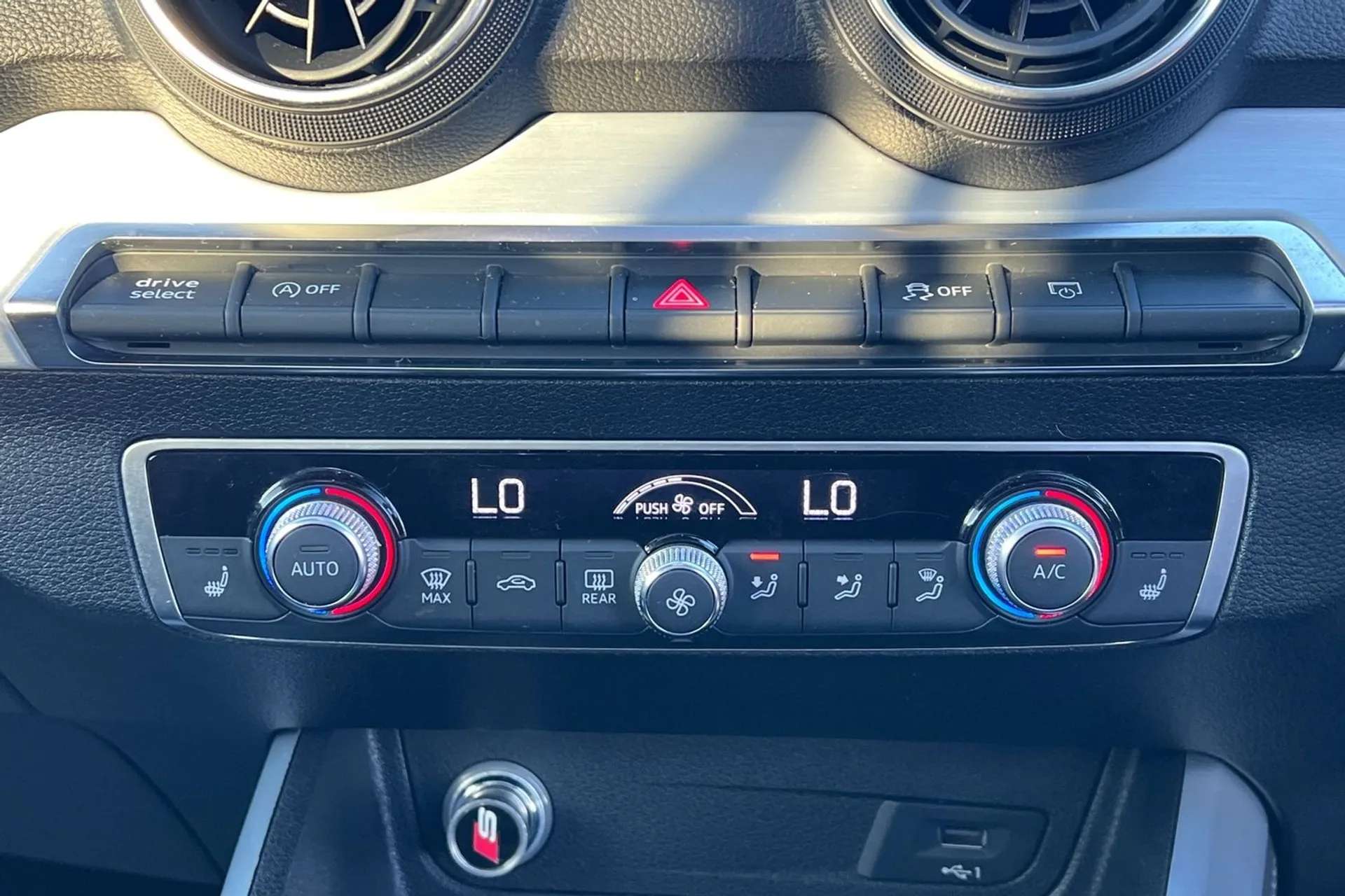 2019 AUDI Q2 2019 AUDI Q2