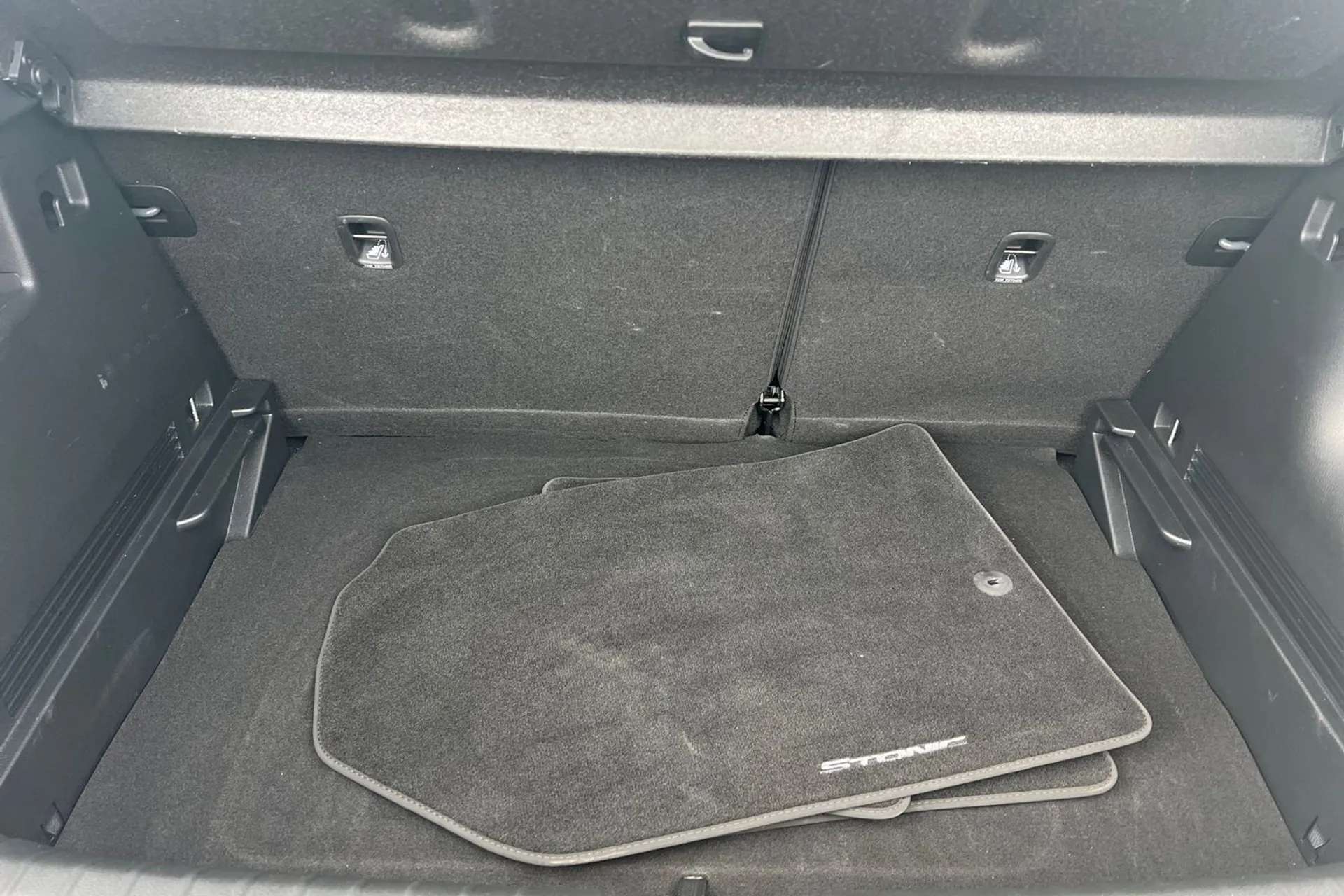 2022 KIA STONIC 2022 KIA STONIC