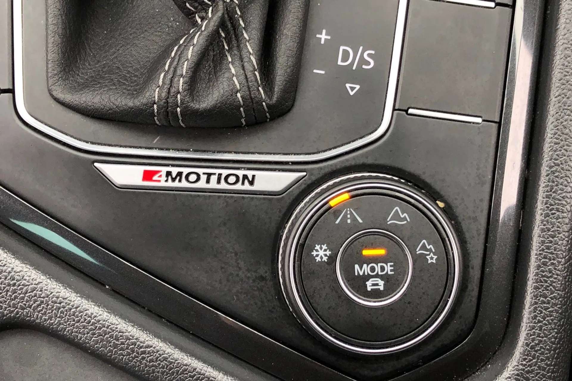 2018 VOLKSWAGEN TIGUAN 2018 VOLKSWAGEN TIGUAN