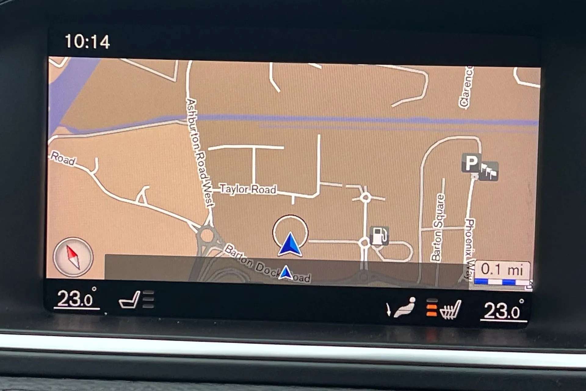 2017 VOLVO V40 2017 VOLVO V40