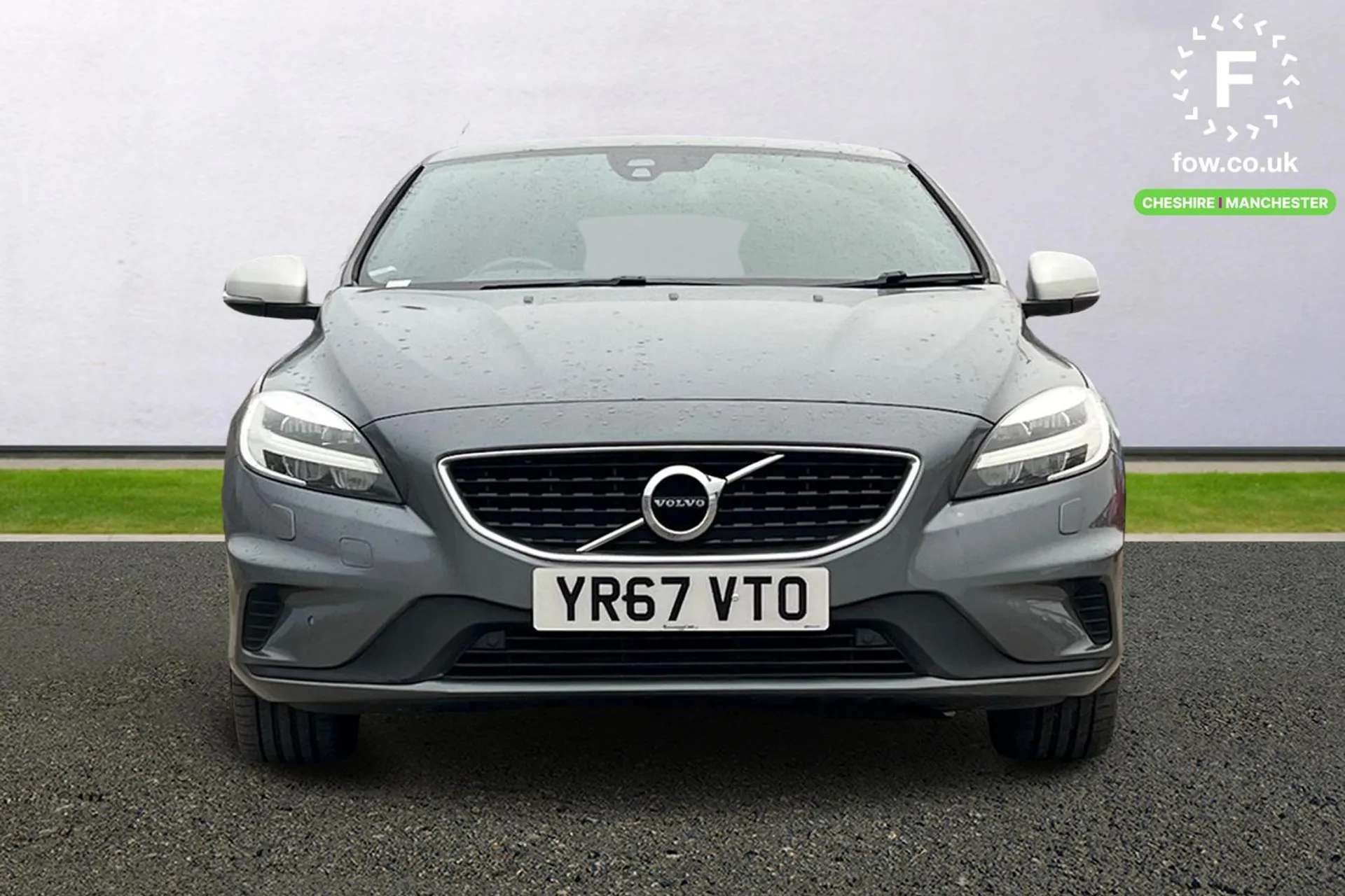 2017 VOLVO V40 2017 VOLVO V40