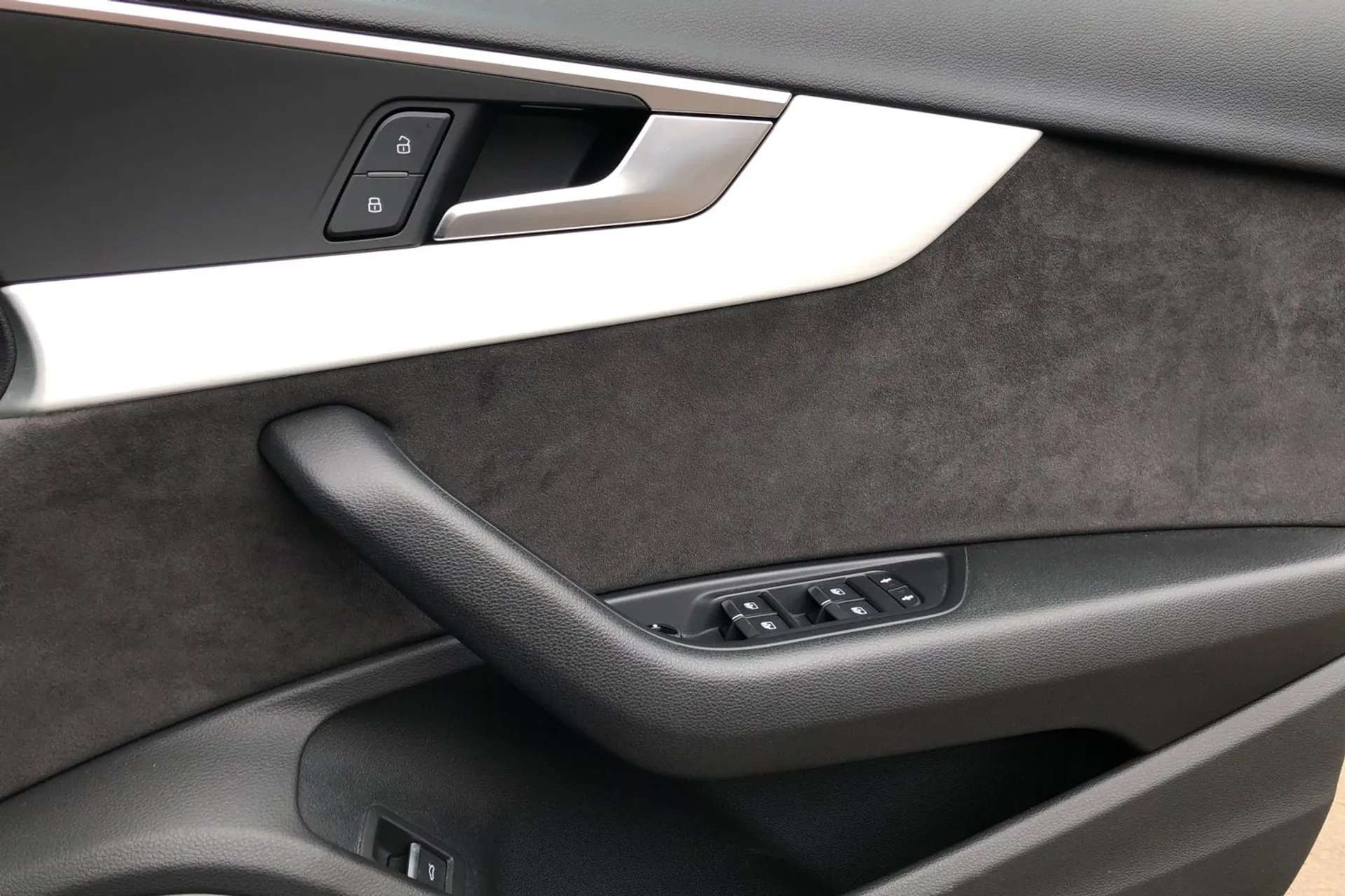 2018 AUDI A4 2018 AUDI A4