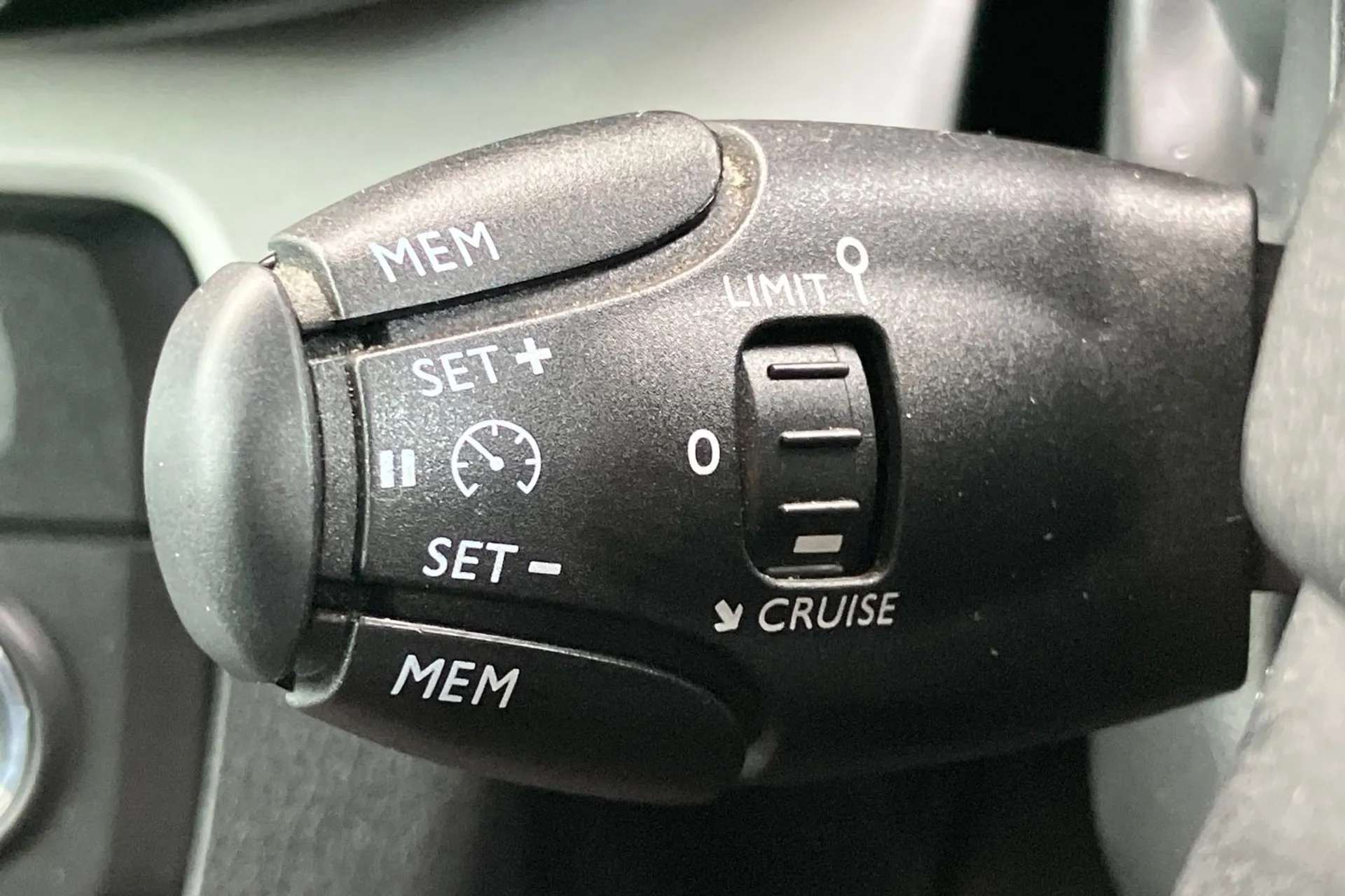 2021 PEUGEOT TRAVELLER 2021 PEUGEOT TRAVELLER