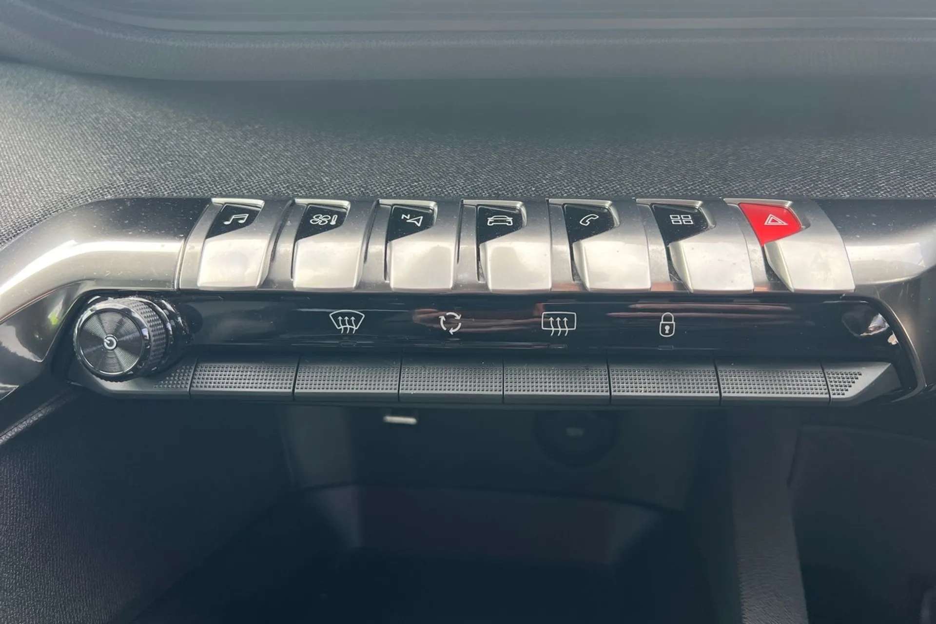 2020 PEUGEOT 3008 2020 PEUGEOT 3008