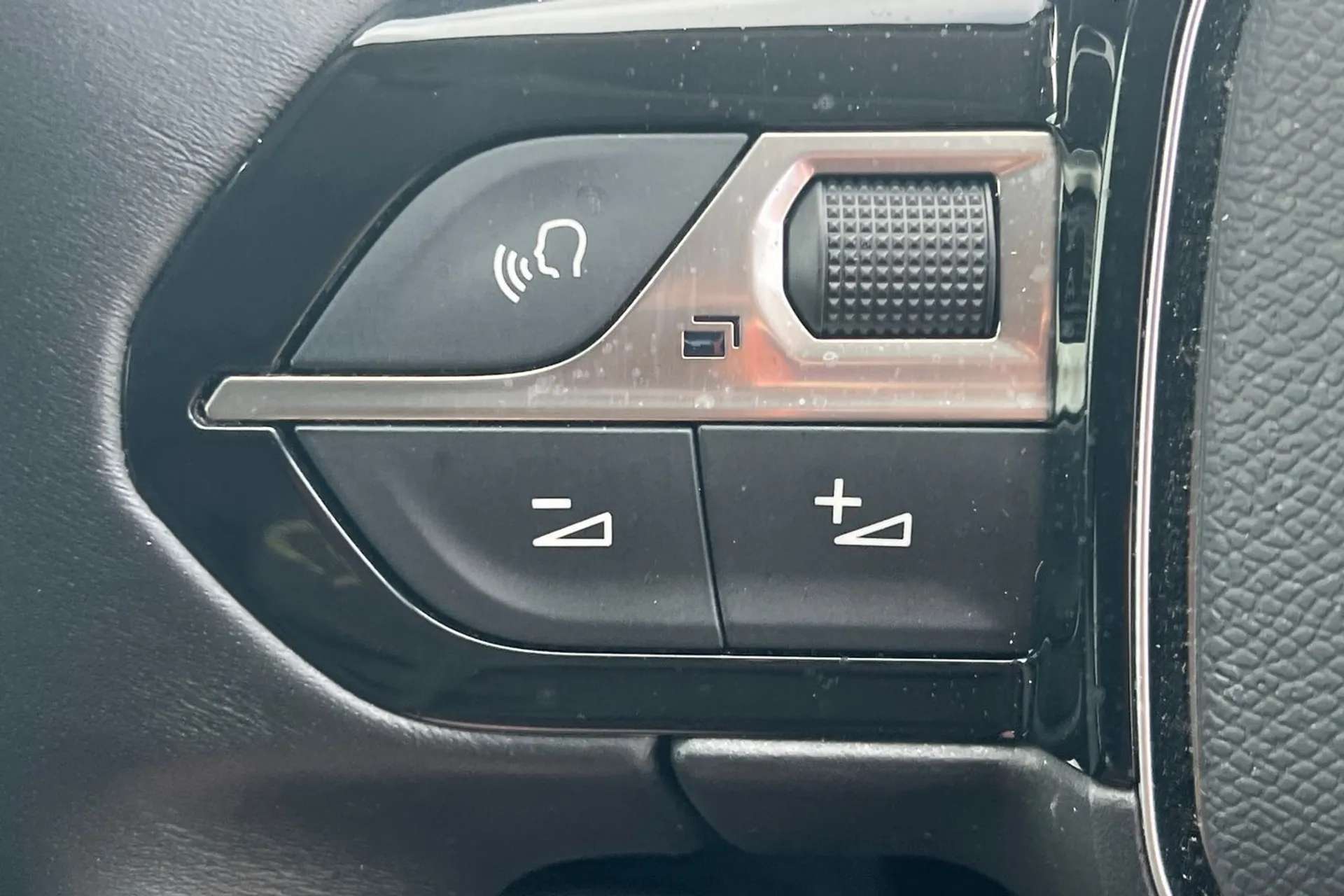 2020 PEUGEOT 3008 2020 PEUGEOT 3008