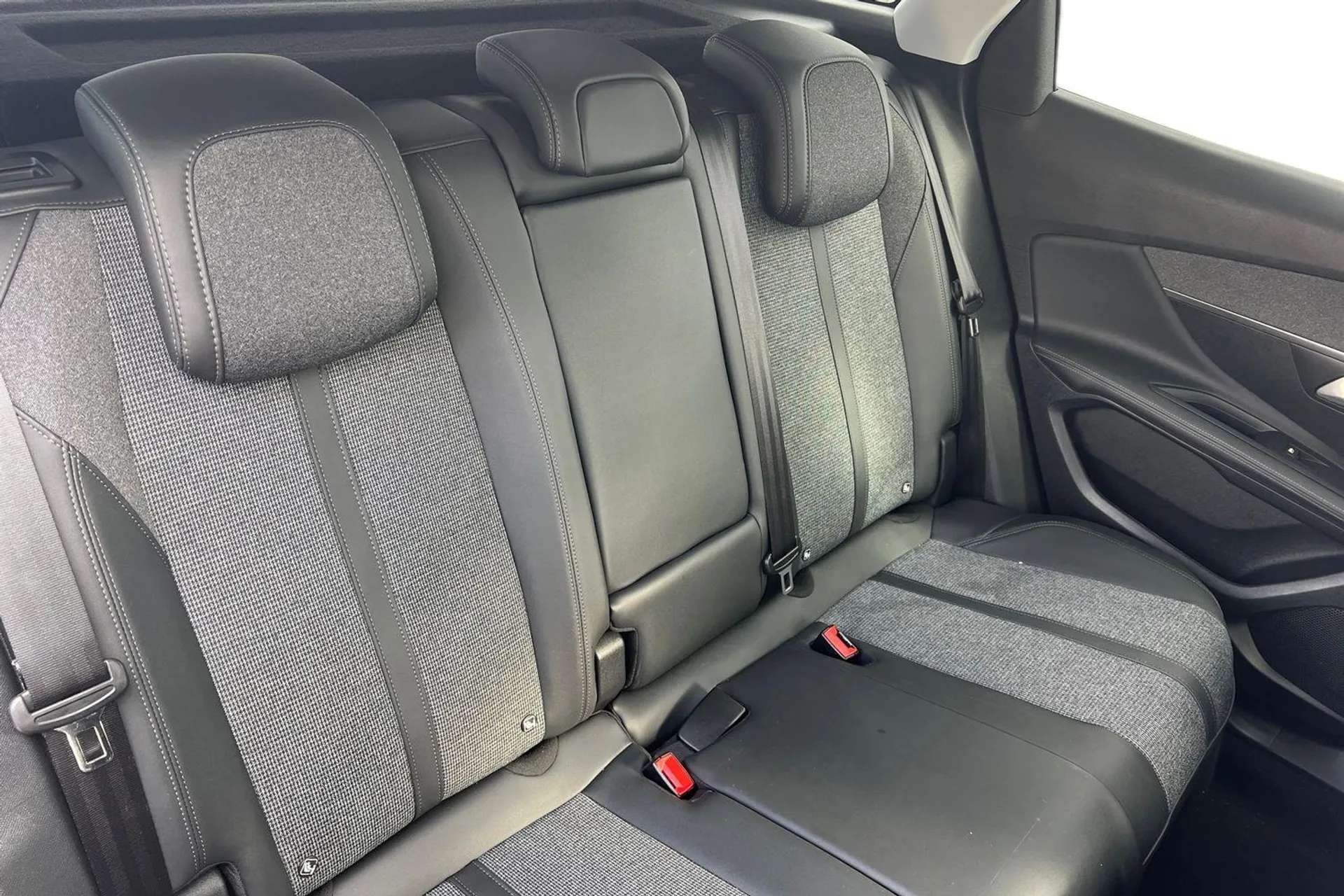 2020 PEUGEOT 3008 2020 PEUGEOT 3008