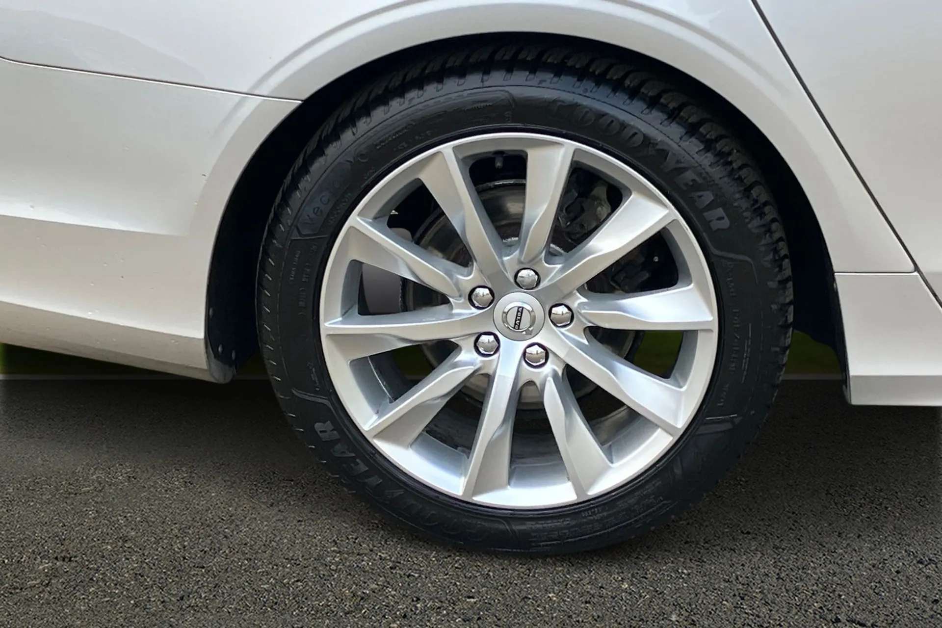 2020 VOLVO V90 2020 VOLVO V90