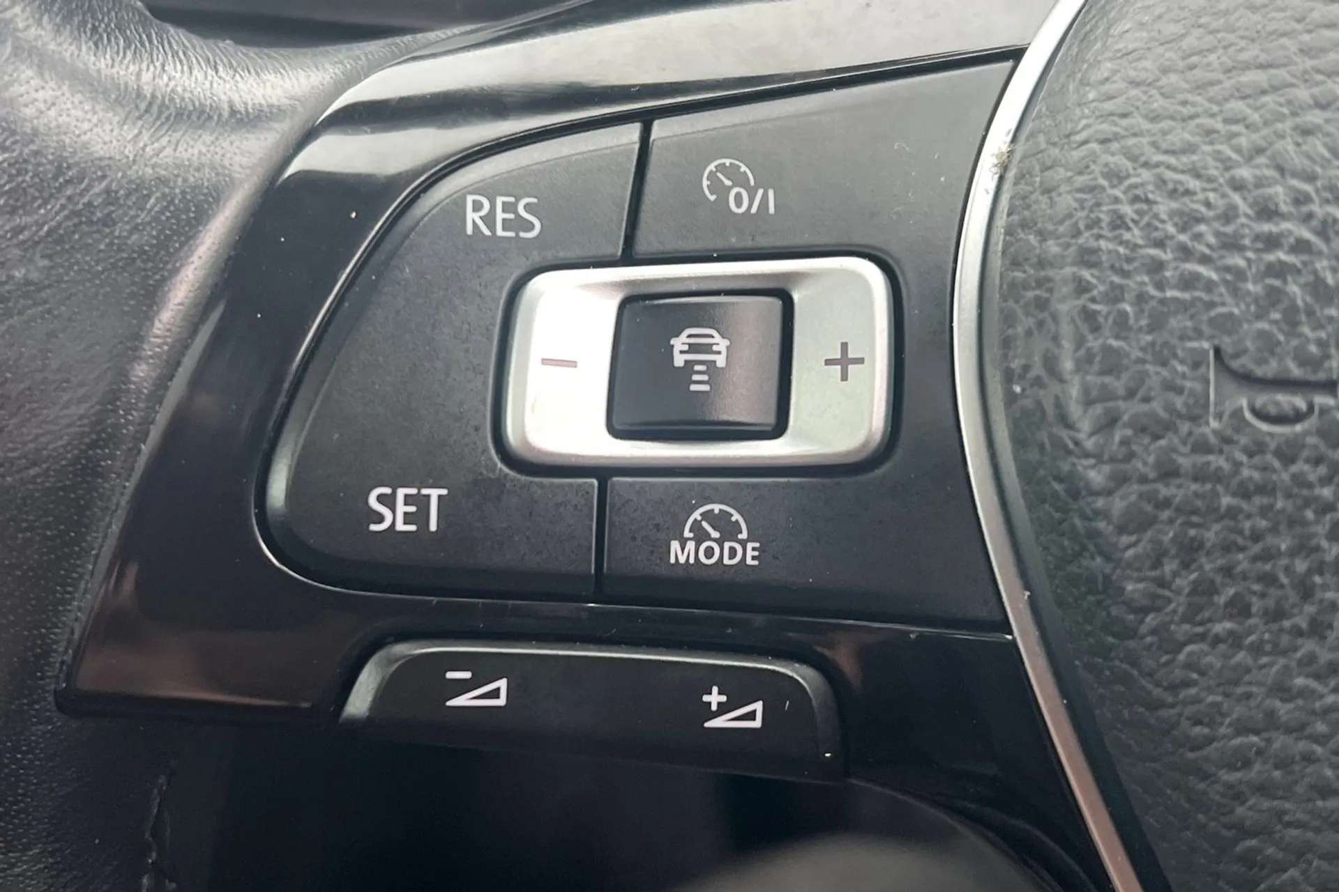 2017 VOLKSWAGEN TIGUAN 2017 VOLKSWAGEN TIGUAN