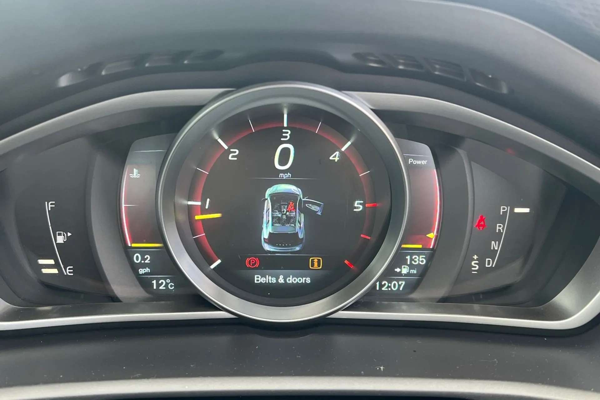 2015 VOLVO V40 2015 VOLVO V40