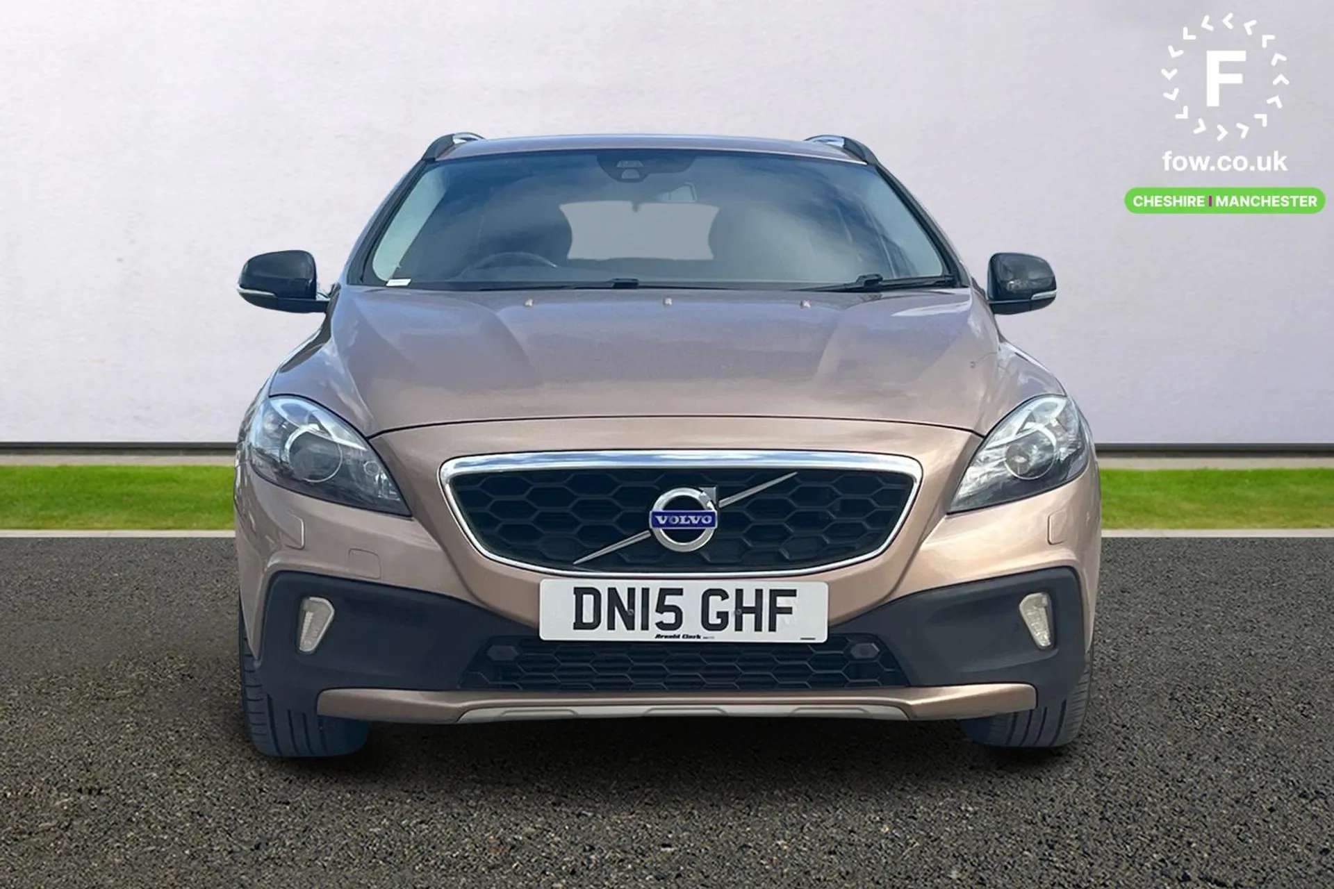 2015 VOLVO V40 2015 VOLVO V40