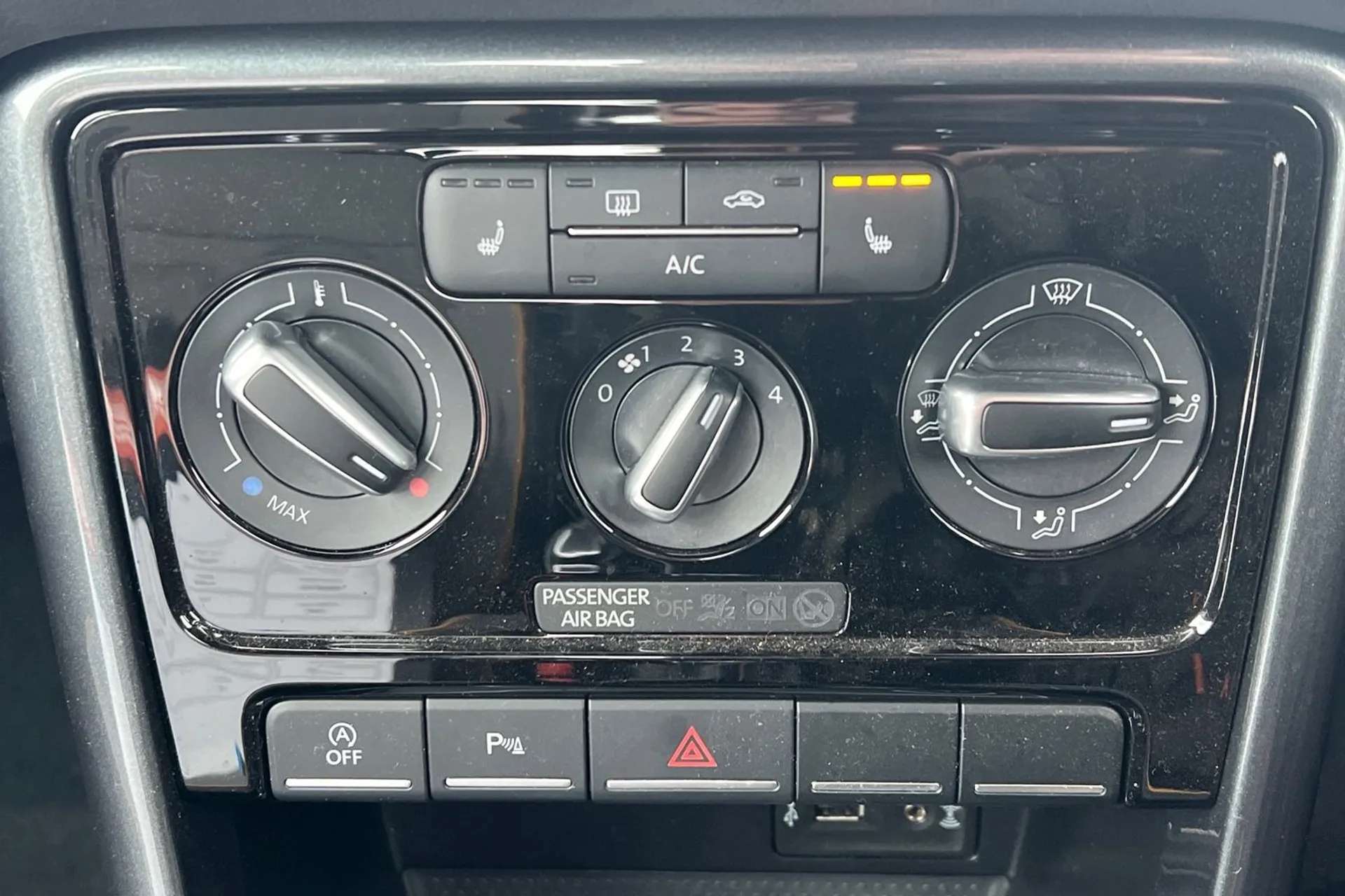 2018 VOLKSWAGEN BEETLE 2018 VOLKSWAGEN BEETLE