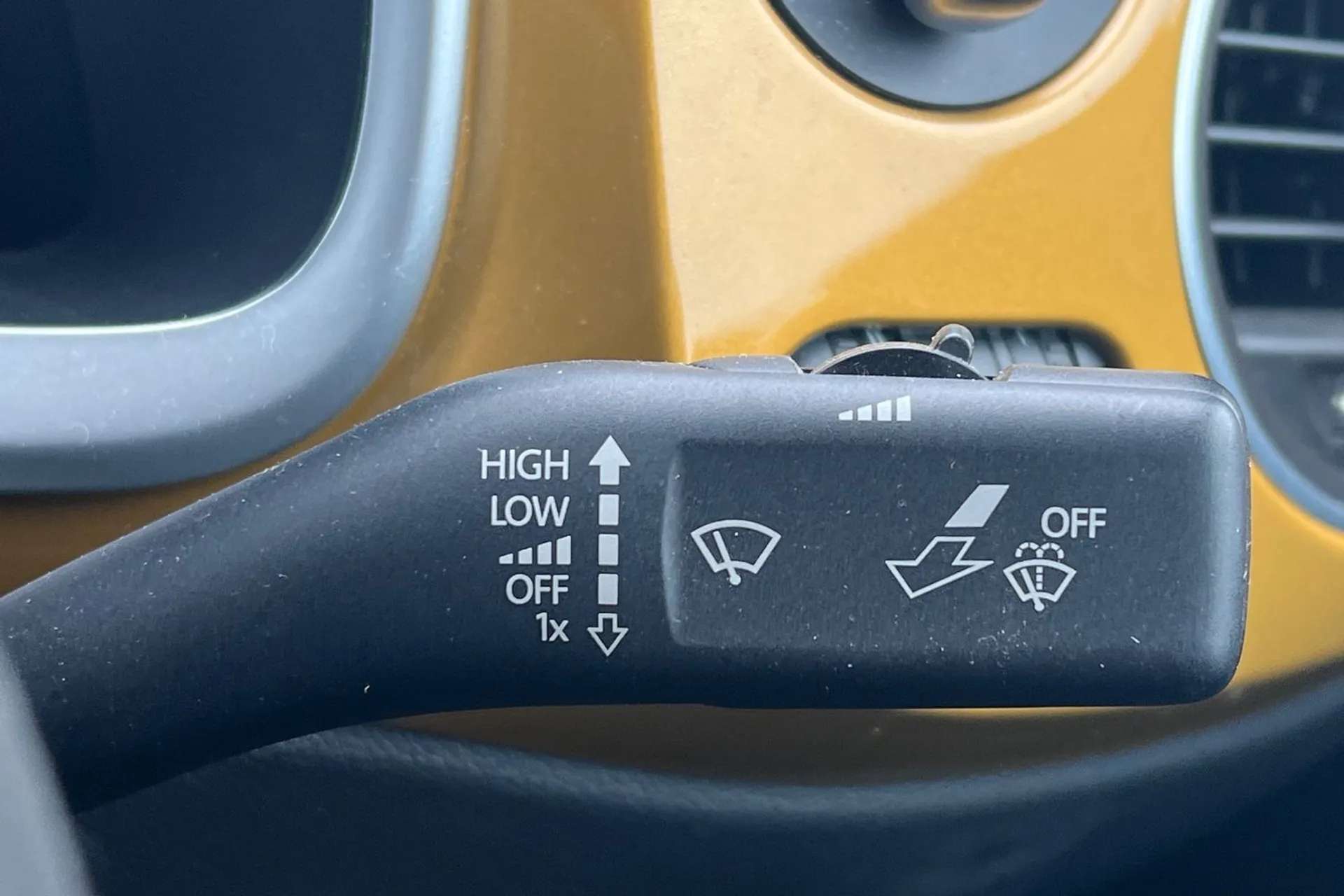2018 VOLKSWAGEN BEETLE 2018 VOLKSWAGEN BEETLE