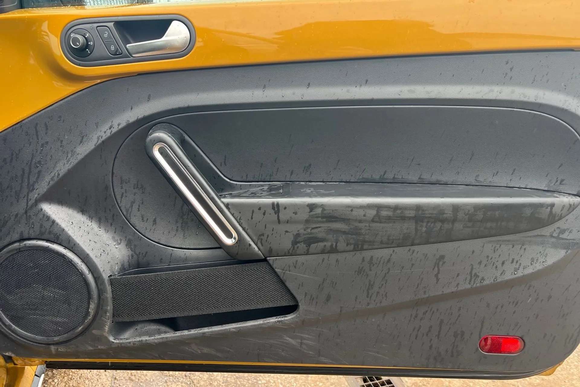 2018 VOLKSWAGEN BEETLE 2018 VOLKSWAGEN BEETLE