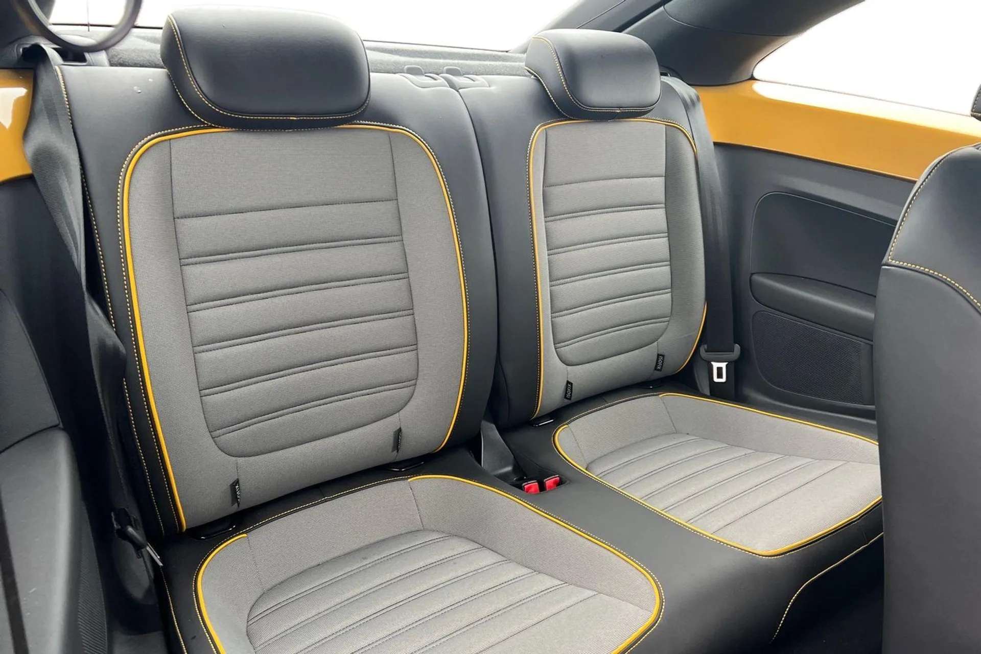 2018 VOLKSWAGEN BEETLE 2018 VOLKSWAGEN BEETLE