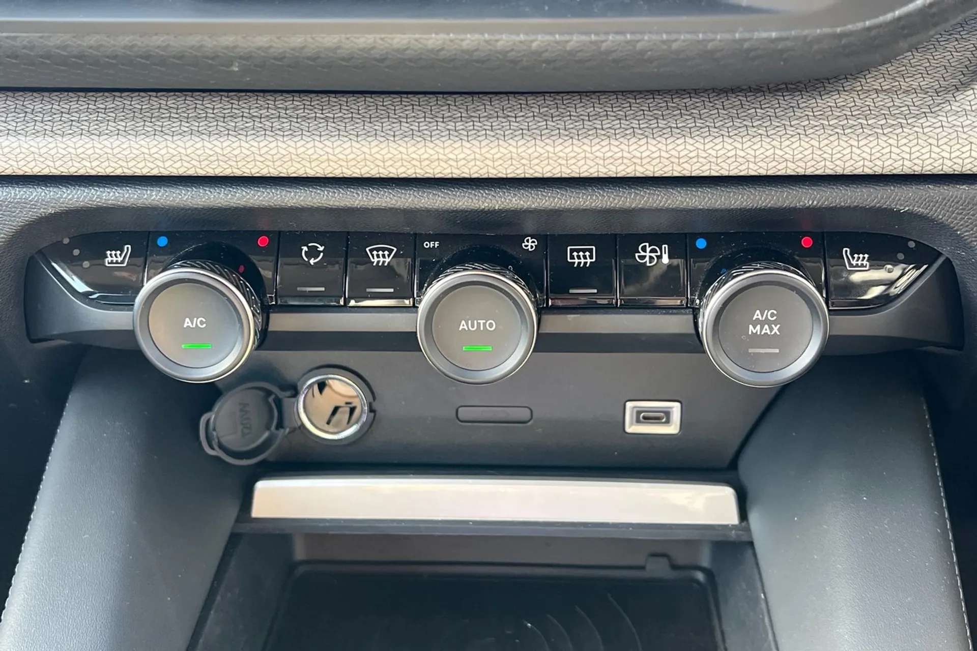 2023 CITROEN C5 X 2023 CITROEN C5 X