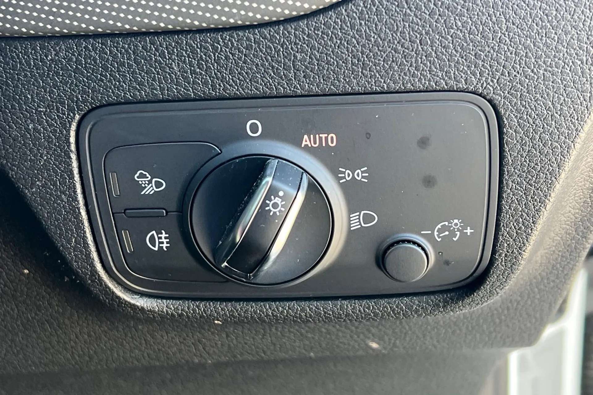 2019 AUDI Q2 2019 AUDI Q2