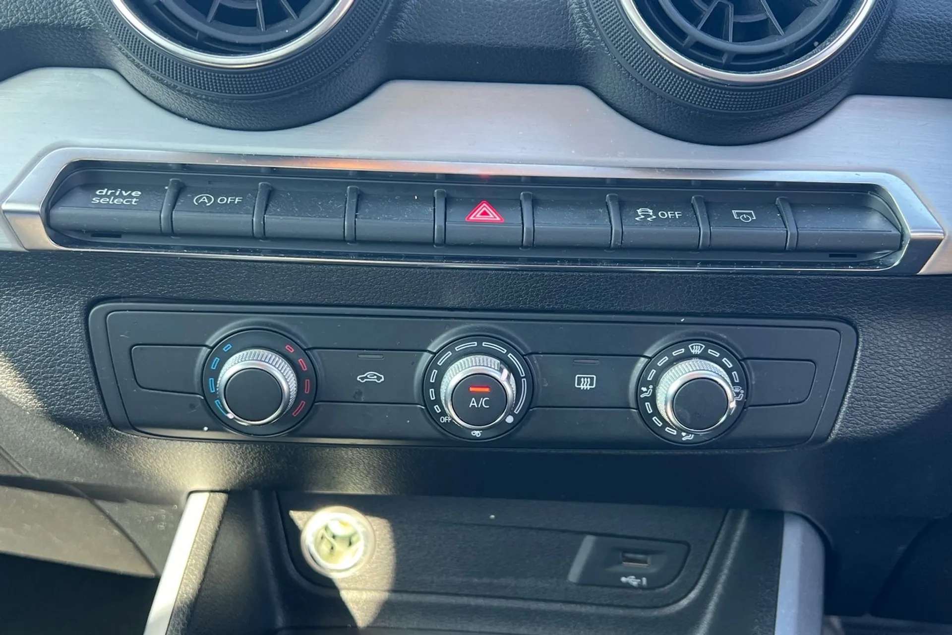 2019 AUDI Q2 2019 AUDI Q2