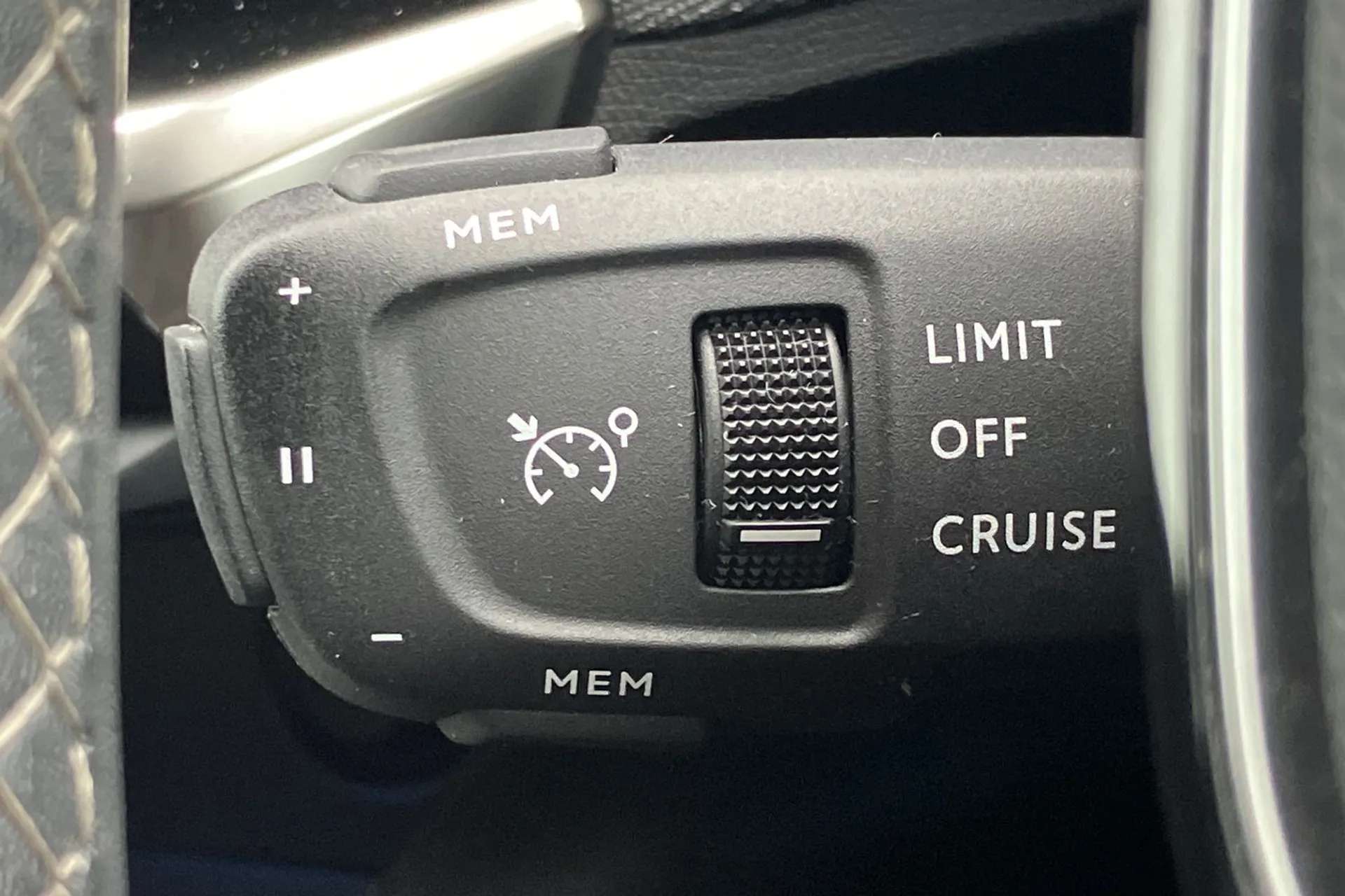 2021 PEUGEOT 3008 2021 PEUGEOT 3008