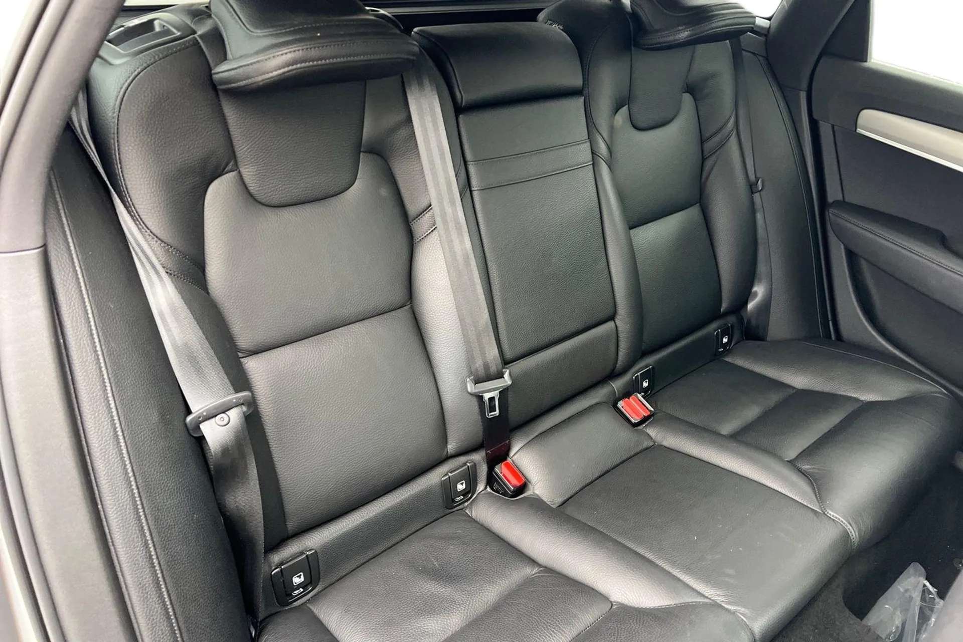 2021 VOLVO V90 2021 VOLVO V90