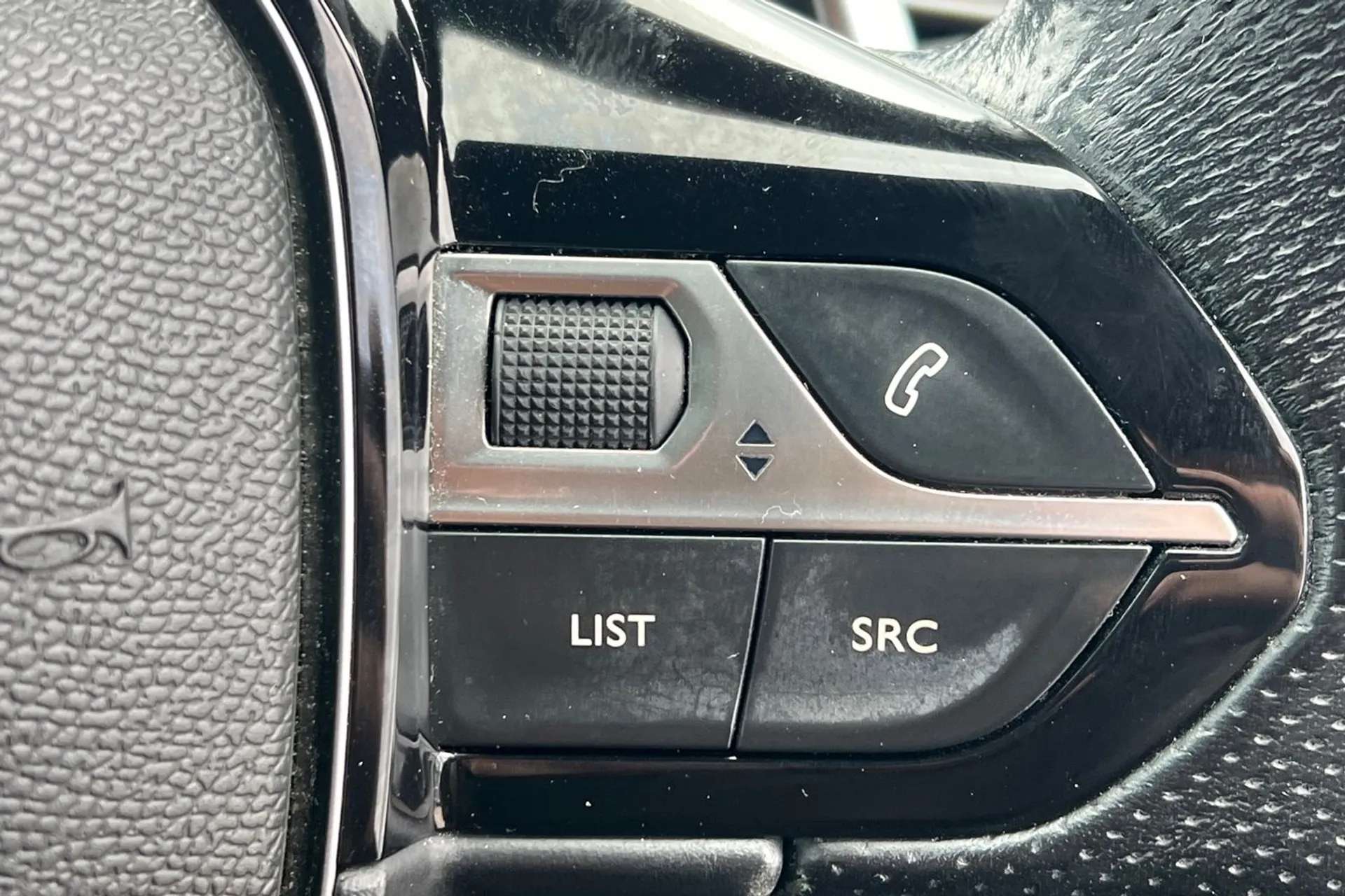 2019 PEUGEOT 5008 2019 PEUGEOT 5008