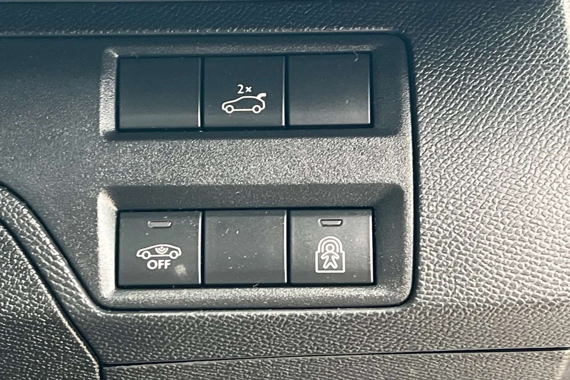 2019 PEUGEOT 5008 2019 PEUGEOT 5008