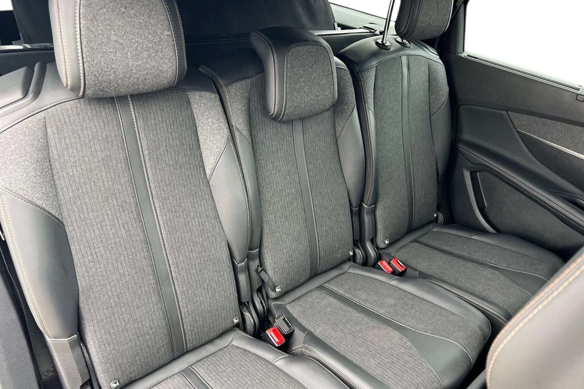 2019 PEUGEOT 5008 2019 PEUGEOT 5008