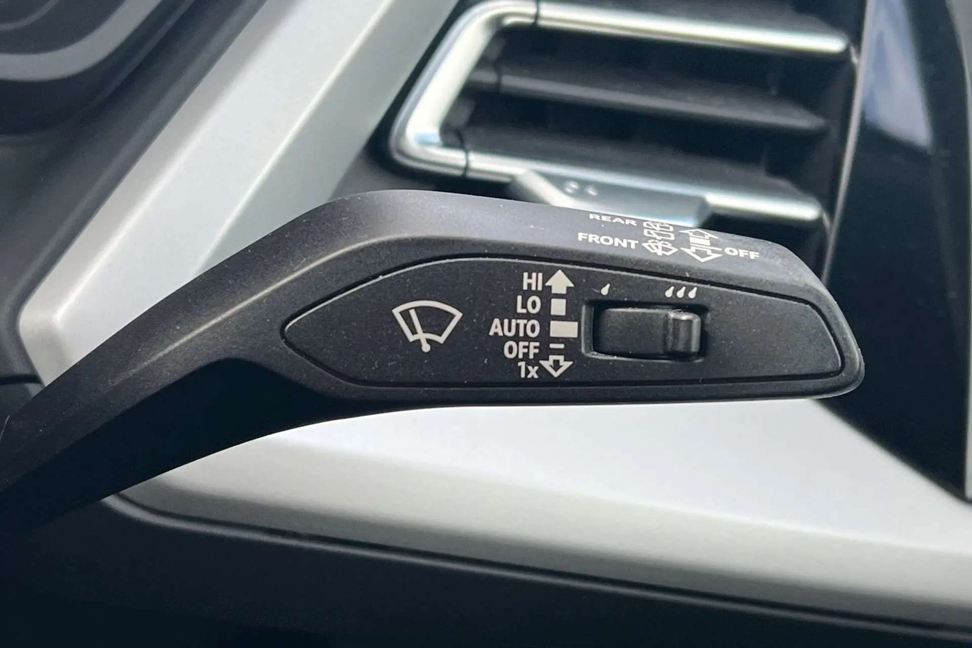 2023 AUDI Q4 2023 AUDI Q4