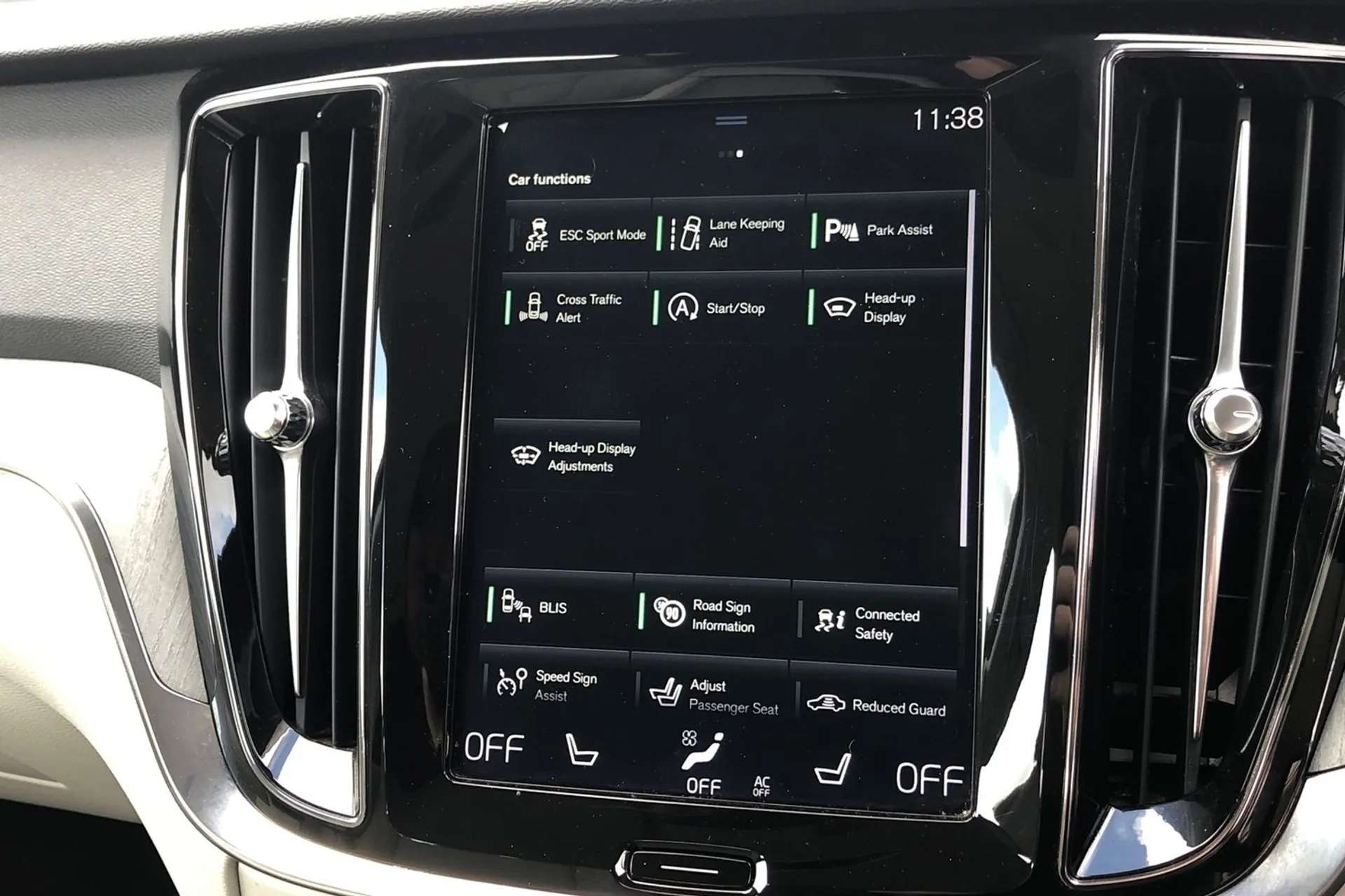 2019 VOLVO V60 2019 VOLVO V60