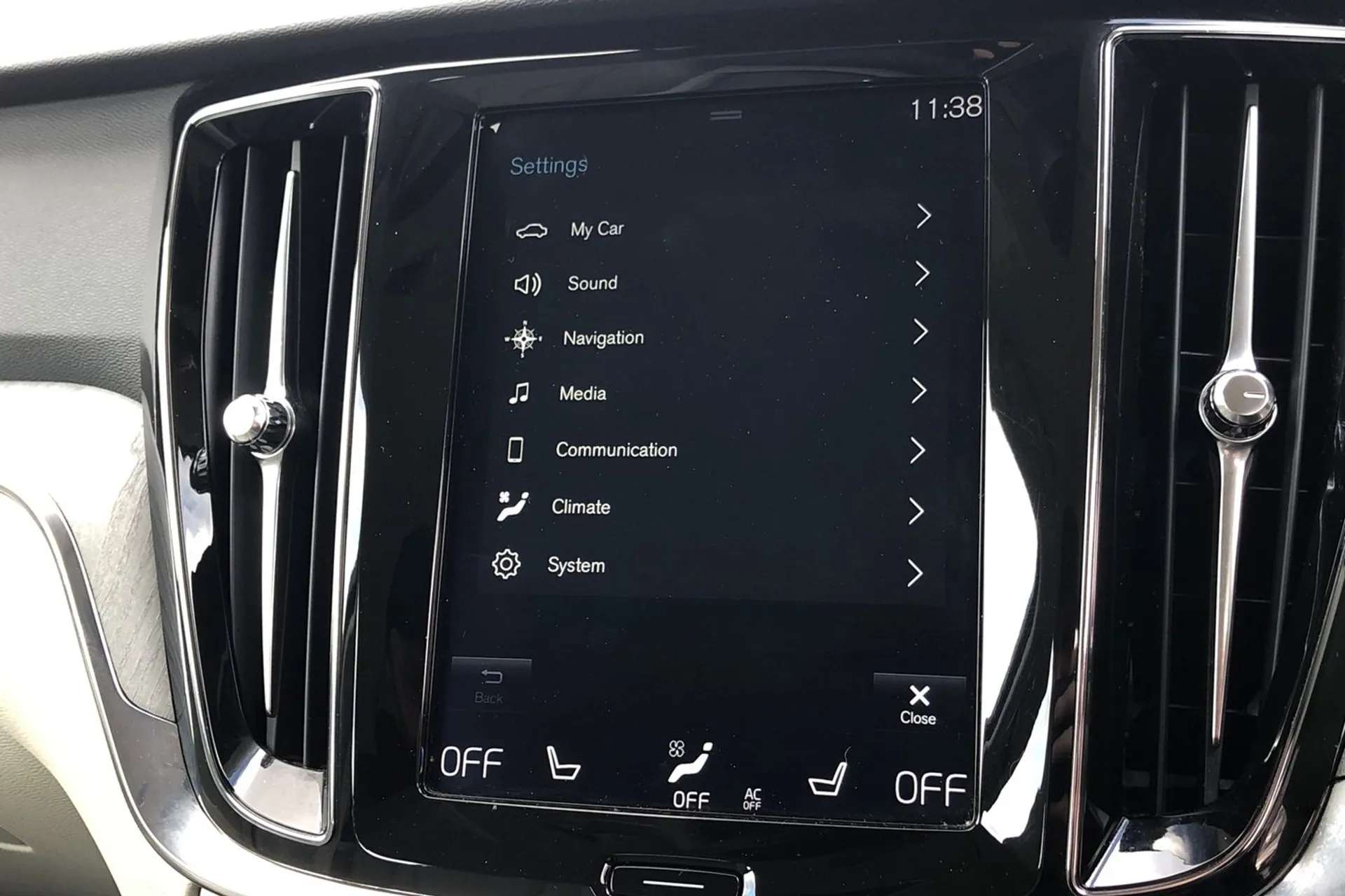 2019 VOLVO V60 2019 VOLVO V60