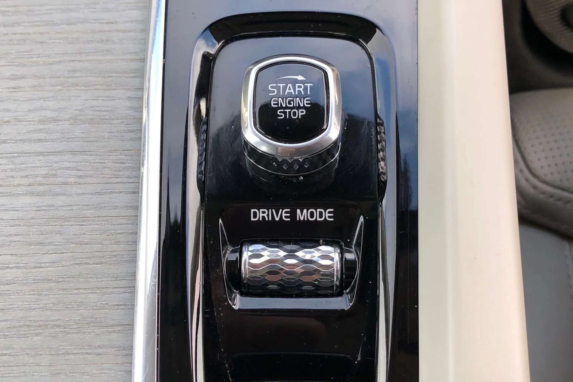 2019 VOLVO V60 2019 VOLVO V60