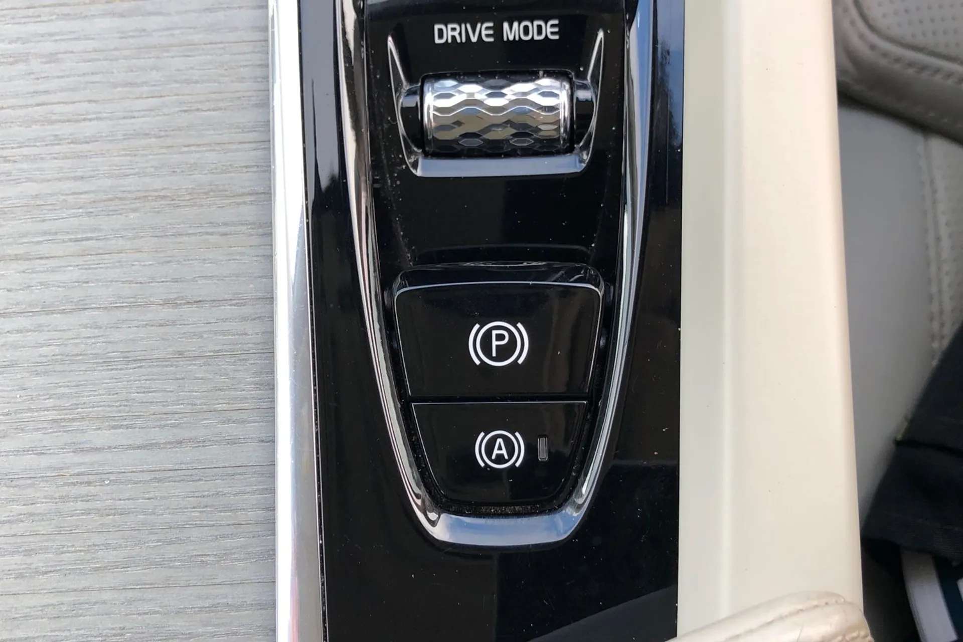 2019 VOLVO V60 2019 VOLVO V60