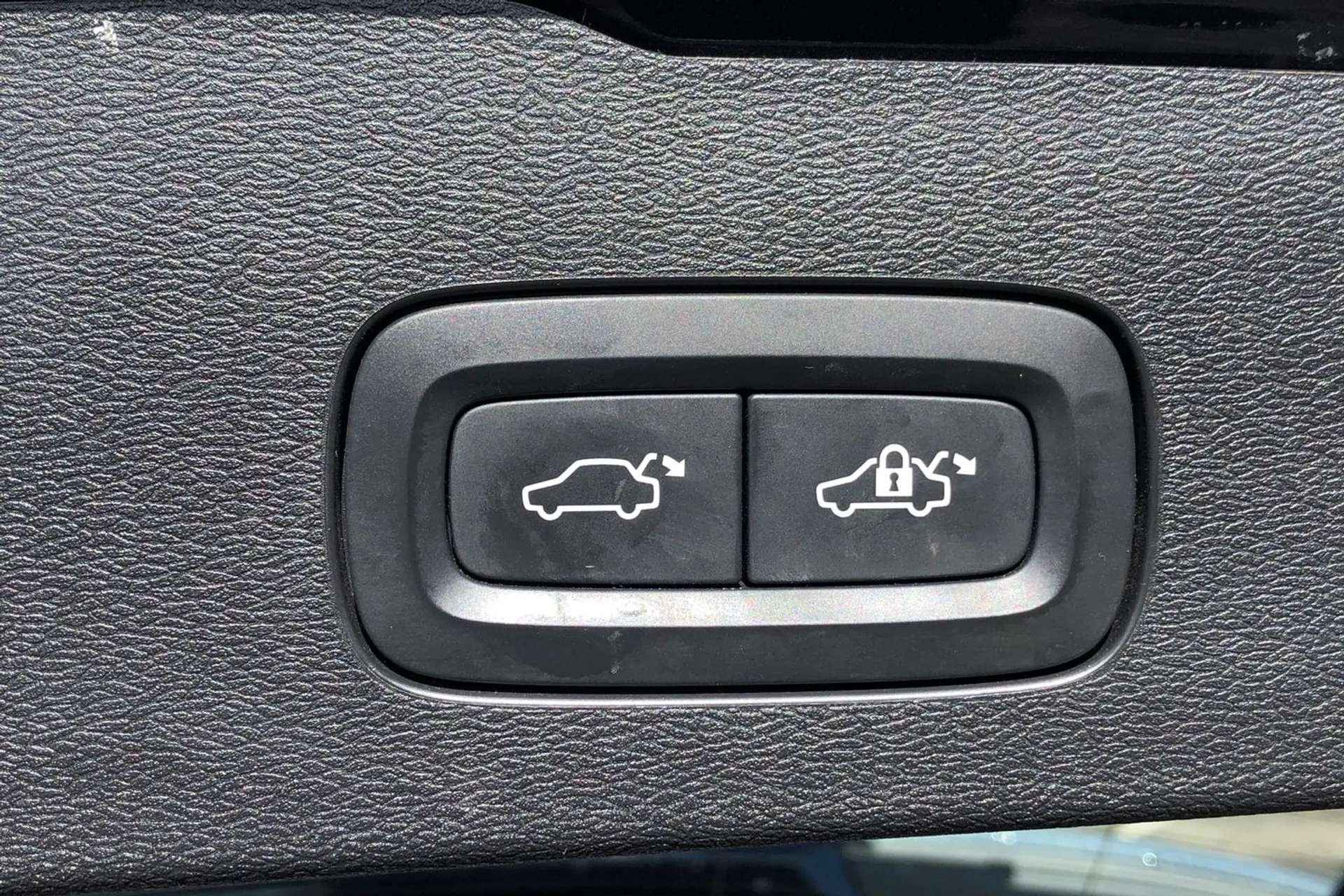 2019 VOLVO V60 2019 VOLVO V60