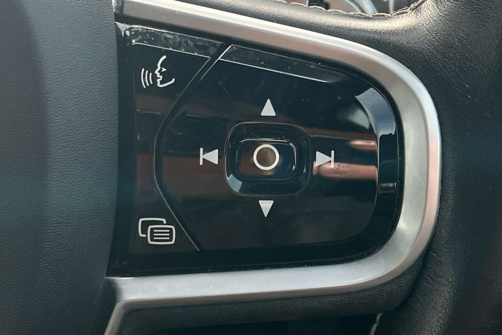 2020 VOLVO V60 2020 VOLVO V60