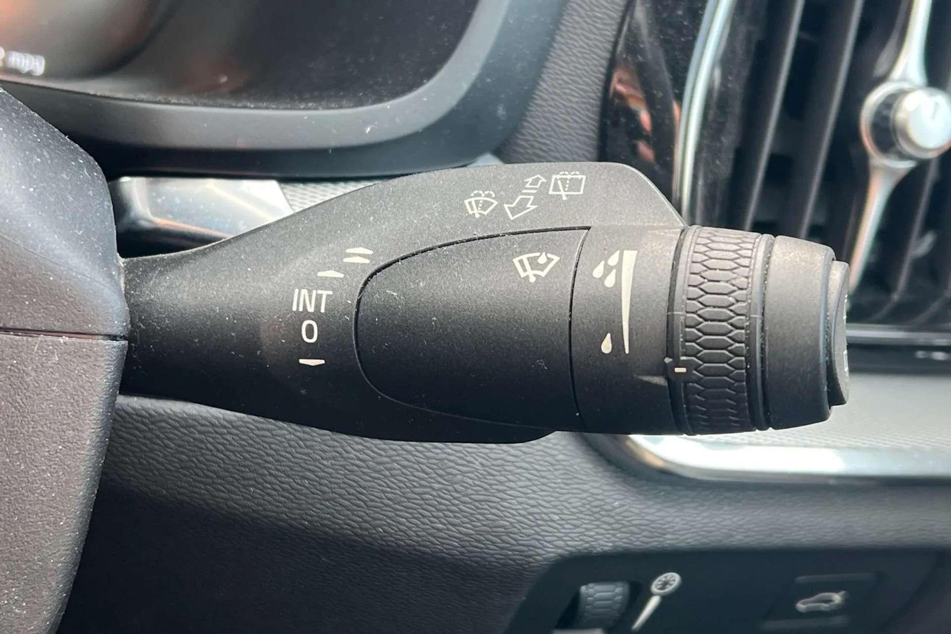 2020 VOLVO V60 2020 VOLVO V60