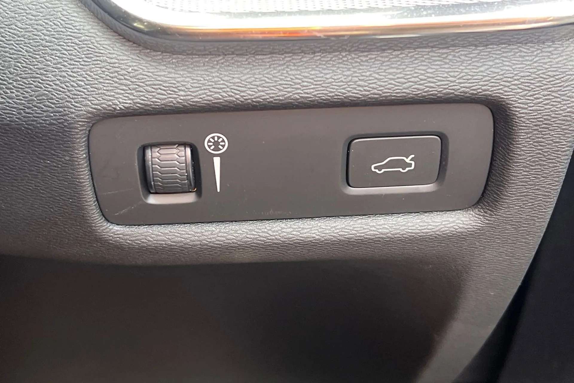 2020 VOLVO V60 2020 VOLVO V60