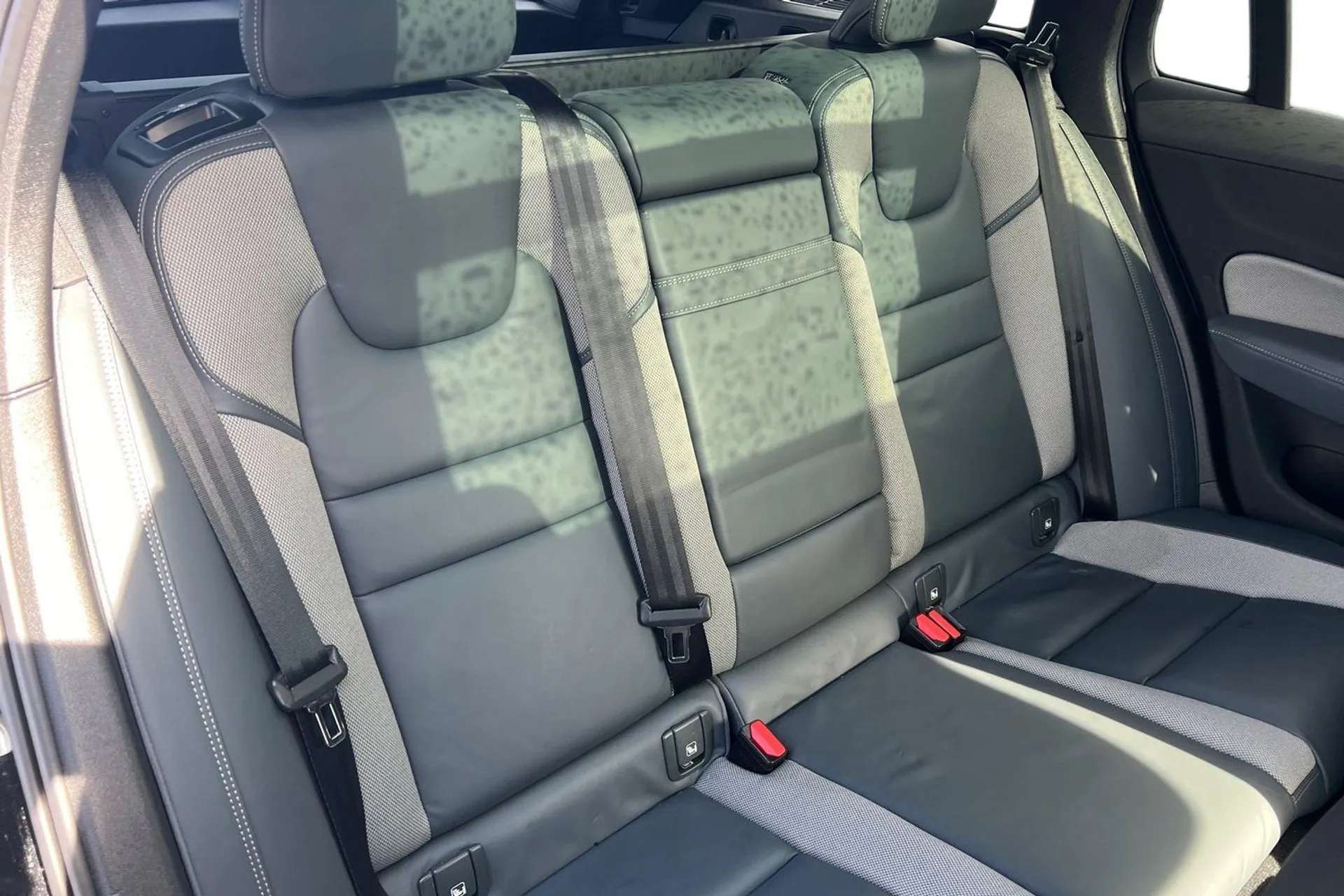 2020 VOLVO V60 2020 VOLVO V60