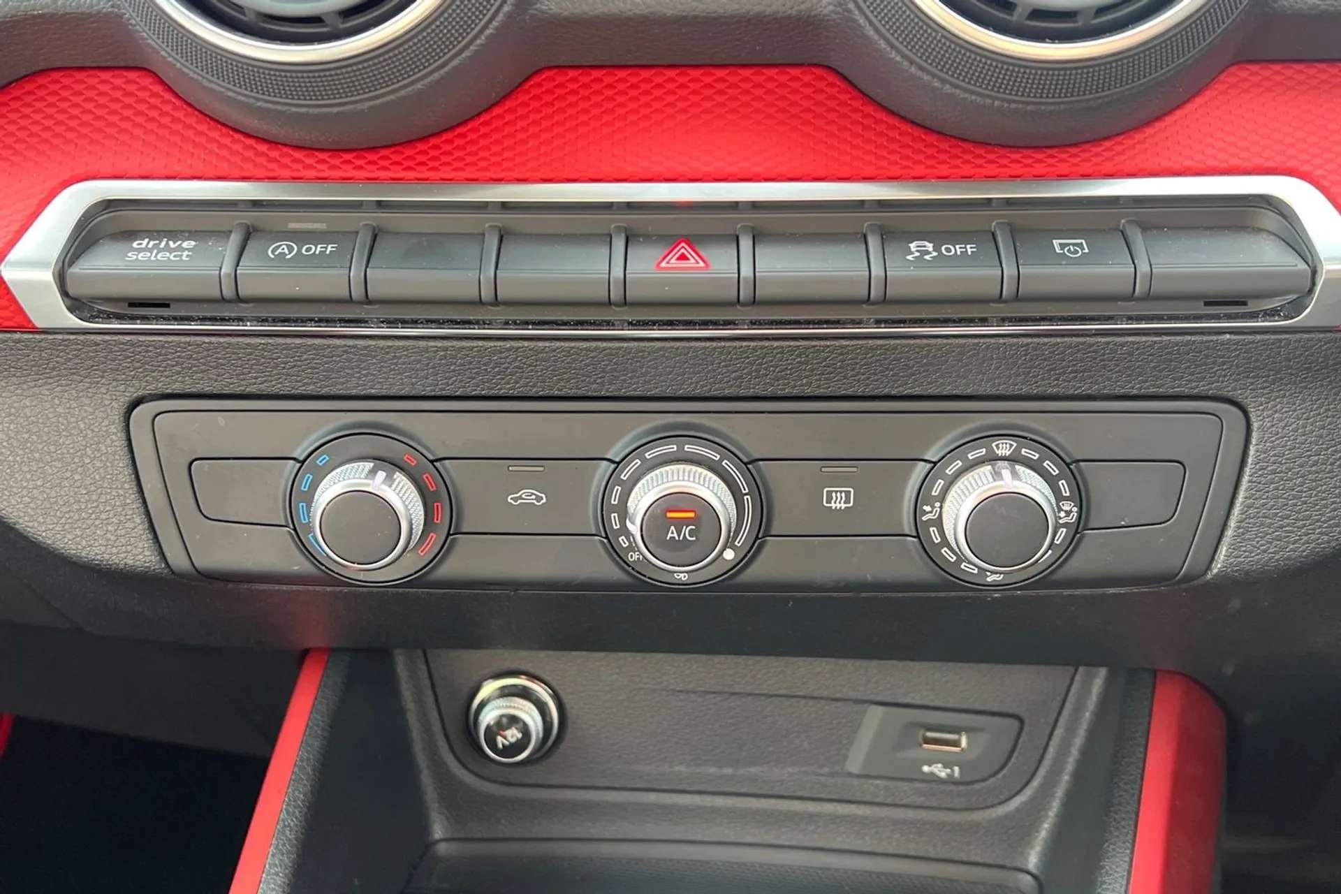 2020 AUDI Q2 2020 AUDI Q2