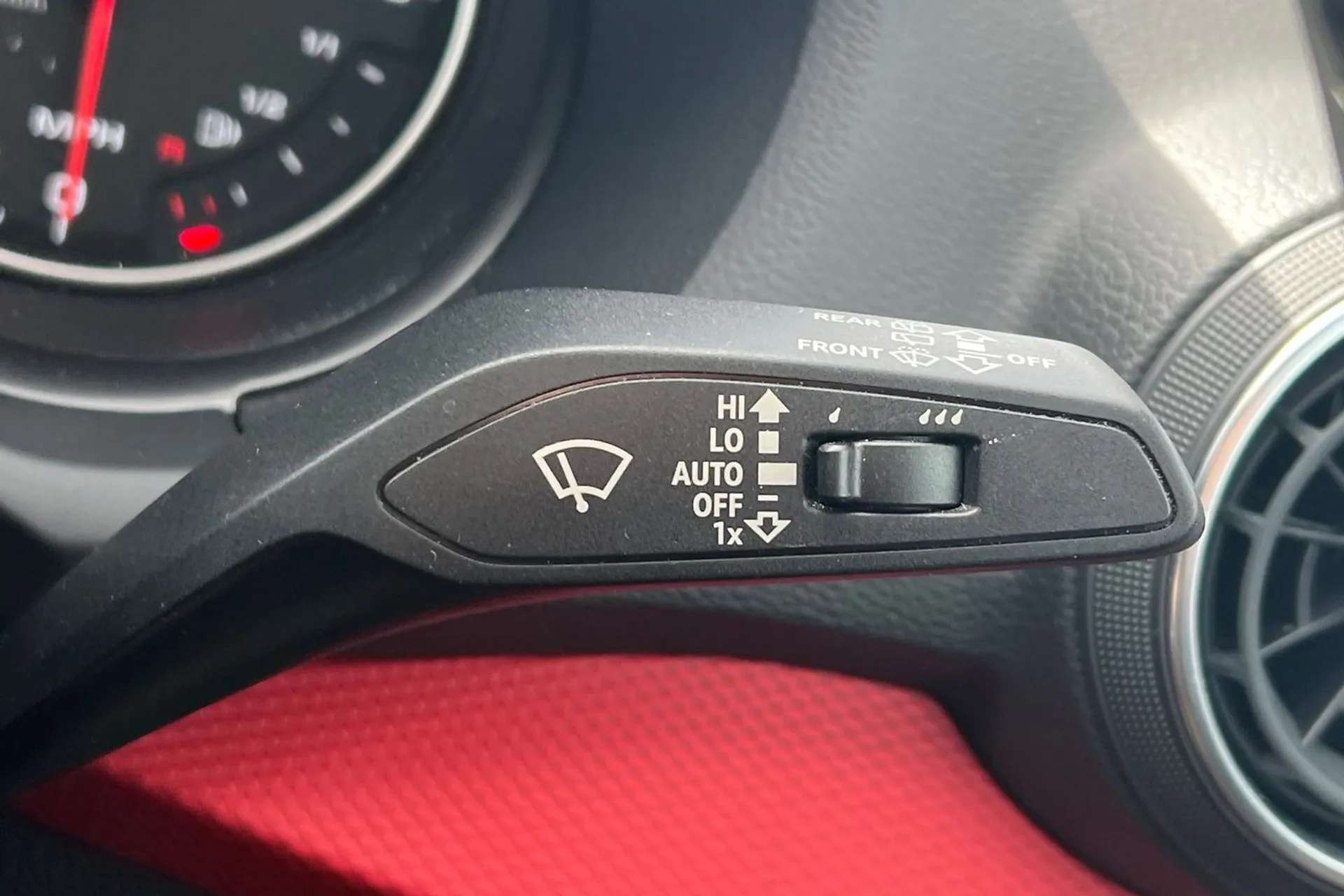 2020 AUDI Q2 2020 AUDI Q2