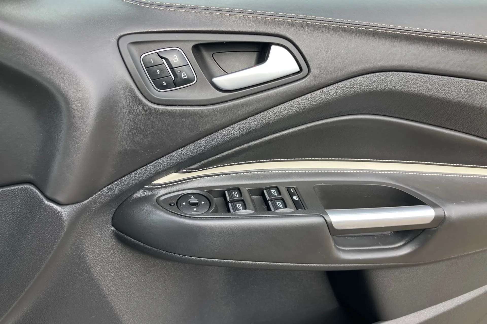 2018 FORD KUGA VIGNALE 2018 FORD KUGA VIGNALE