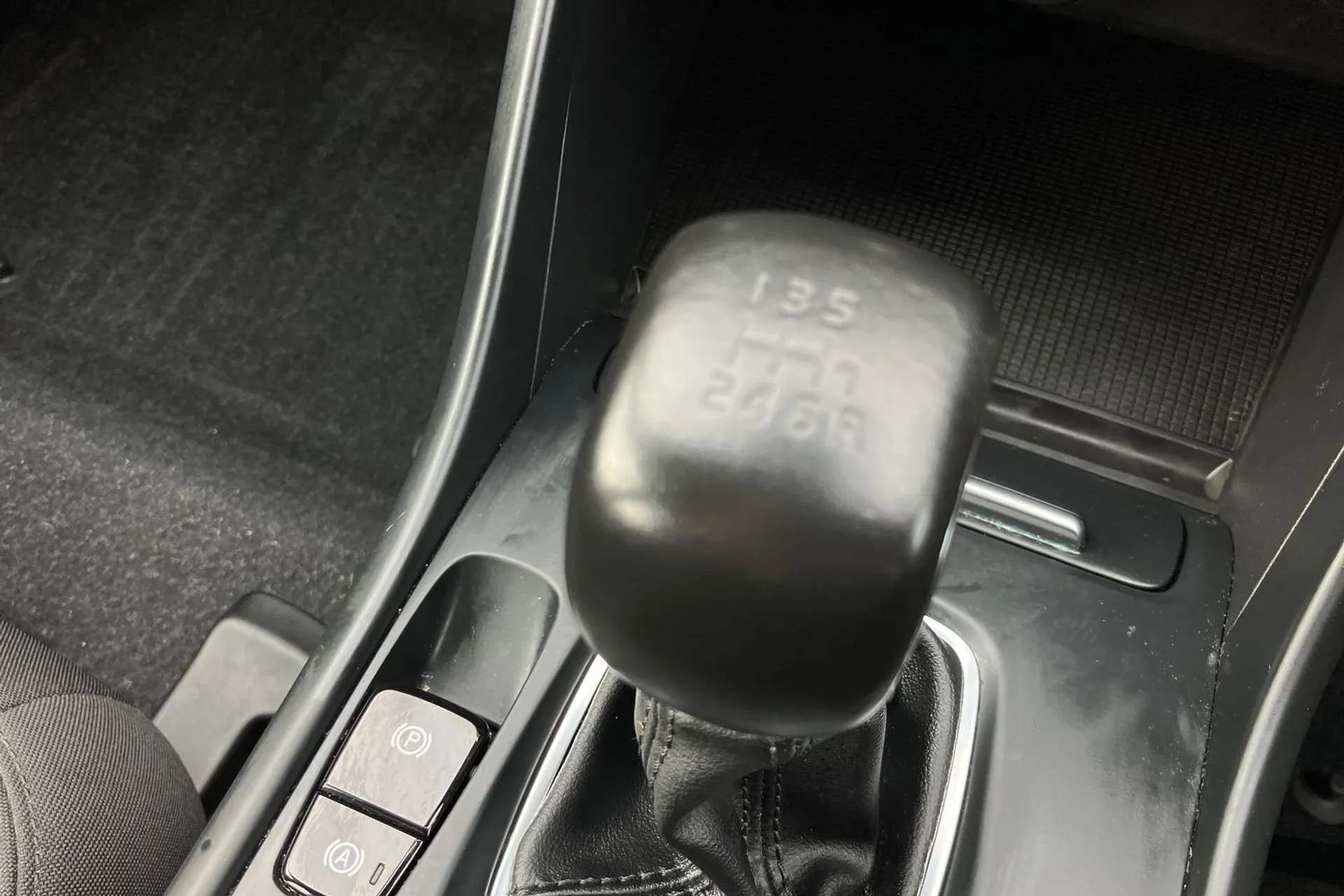 2020 VOLVO XC40 2020 VOLVO XC40