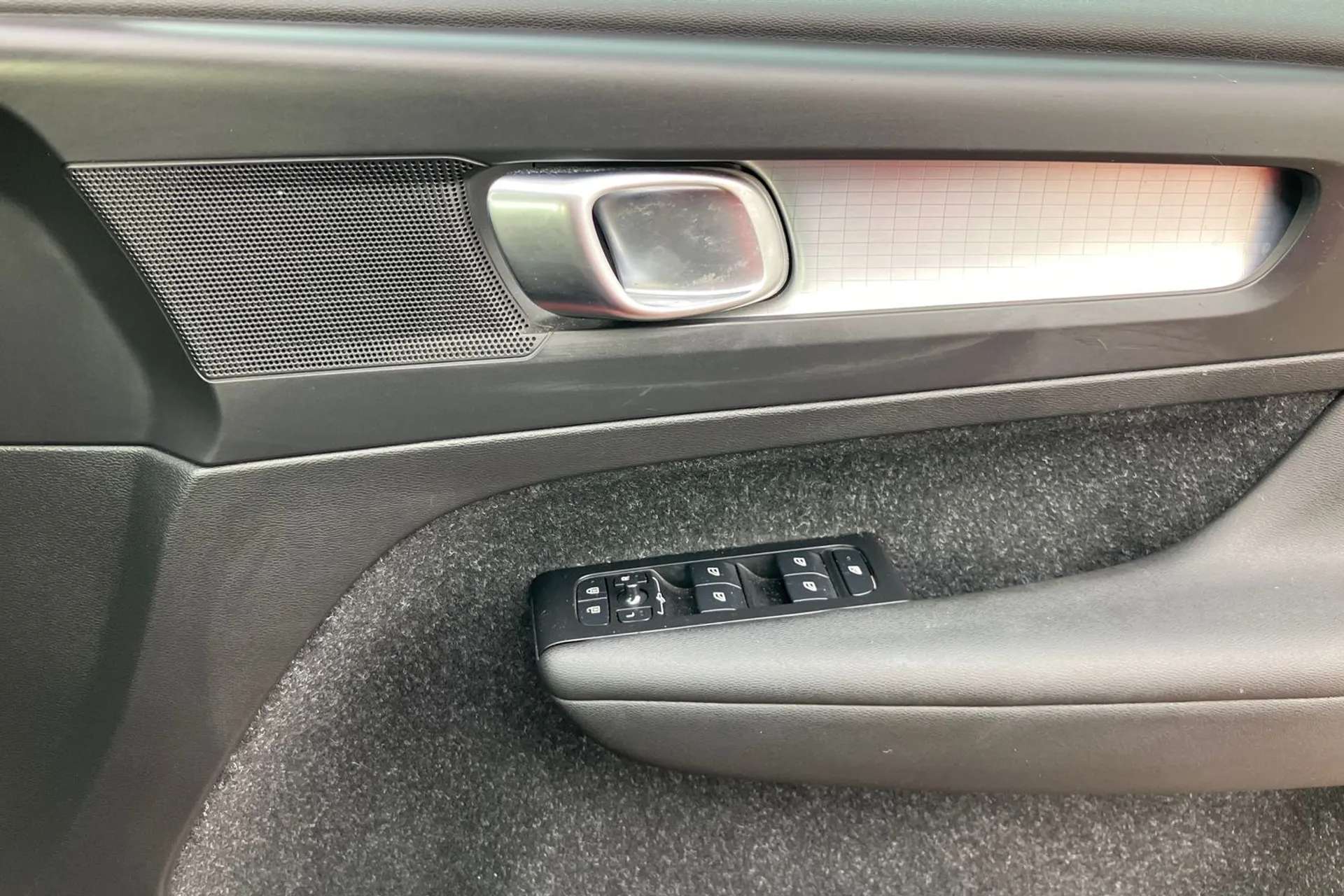 2020 VOLVO XC40 2020 VOLVO XC40