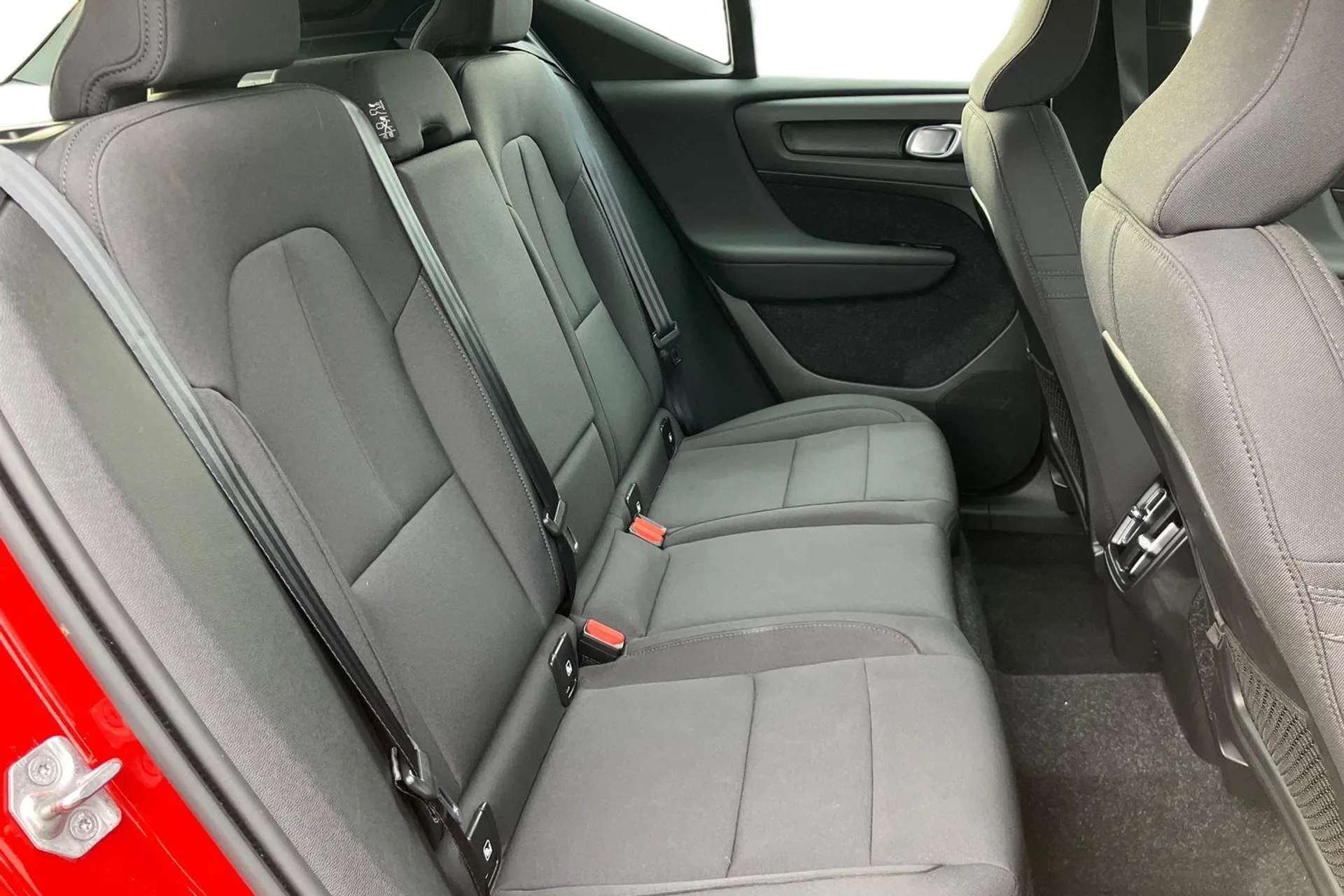 2020 VOLVO XC40 2020 VOLVO XC40