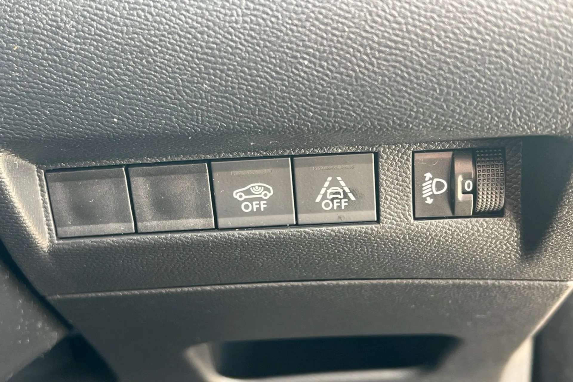 2021 PEUGEOT 2008 2021 PEUGEOT 2008