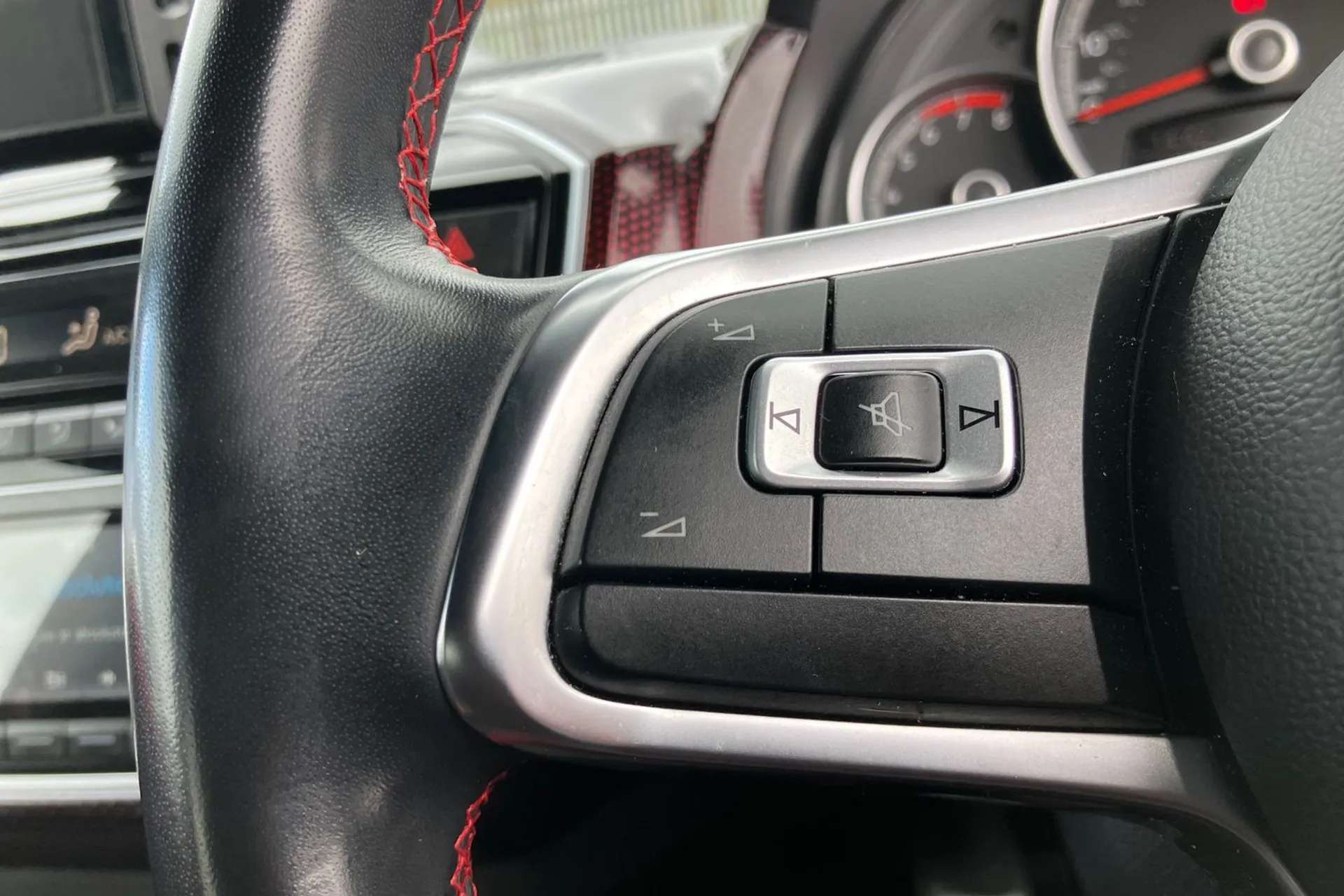 2020 VOLKSWAGEN UP 2020 VOLKSWAGEN UP