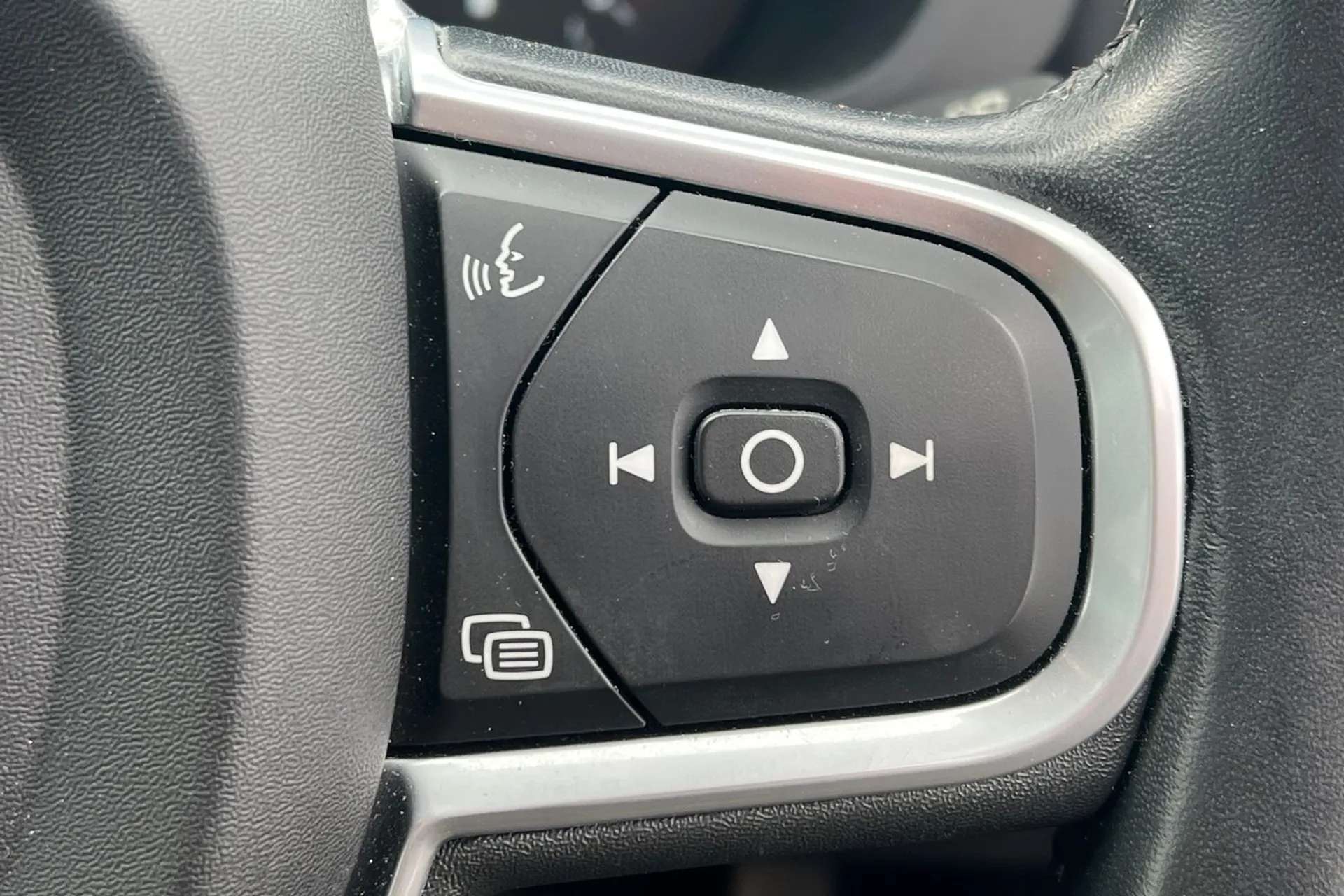 2021 VOLVO XC60 2021 VOLVO XC60