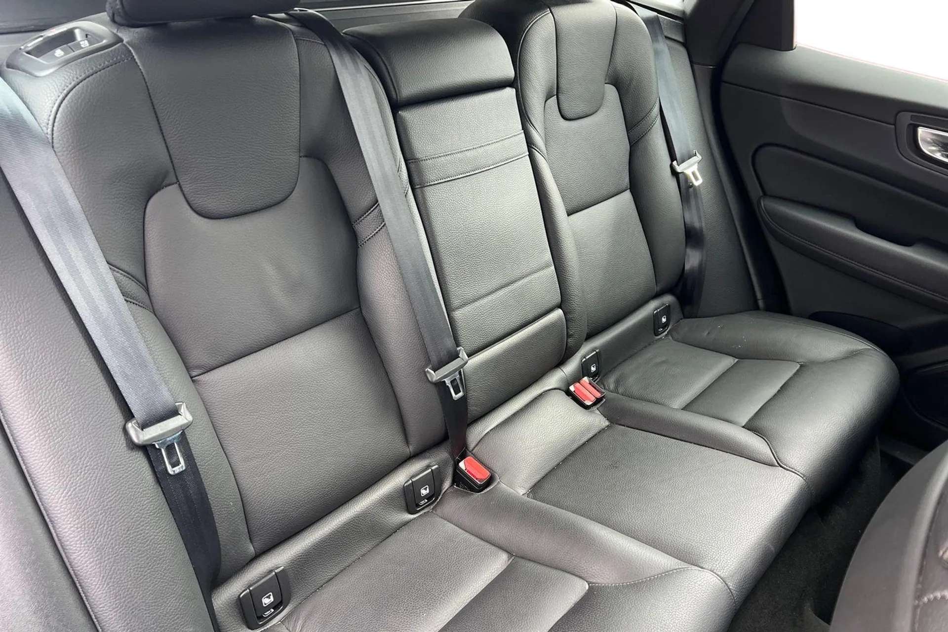 2021 VOLVO XC60 2021 VOLVO XC60