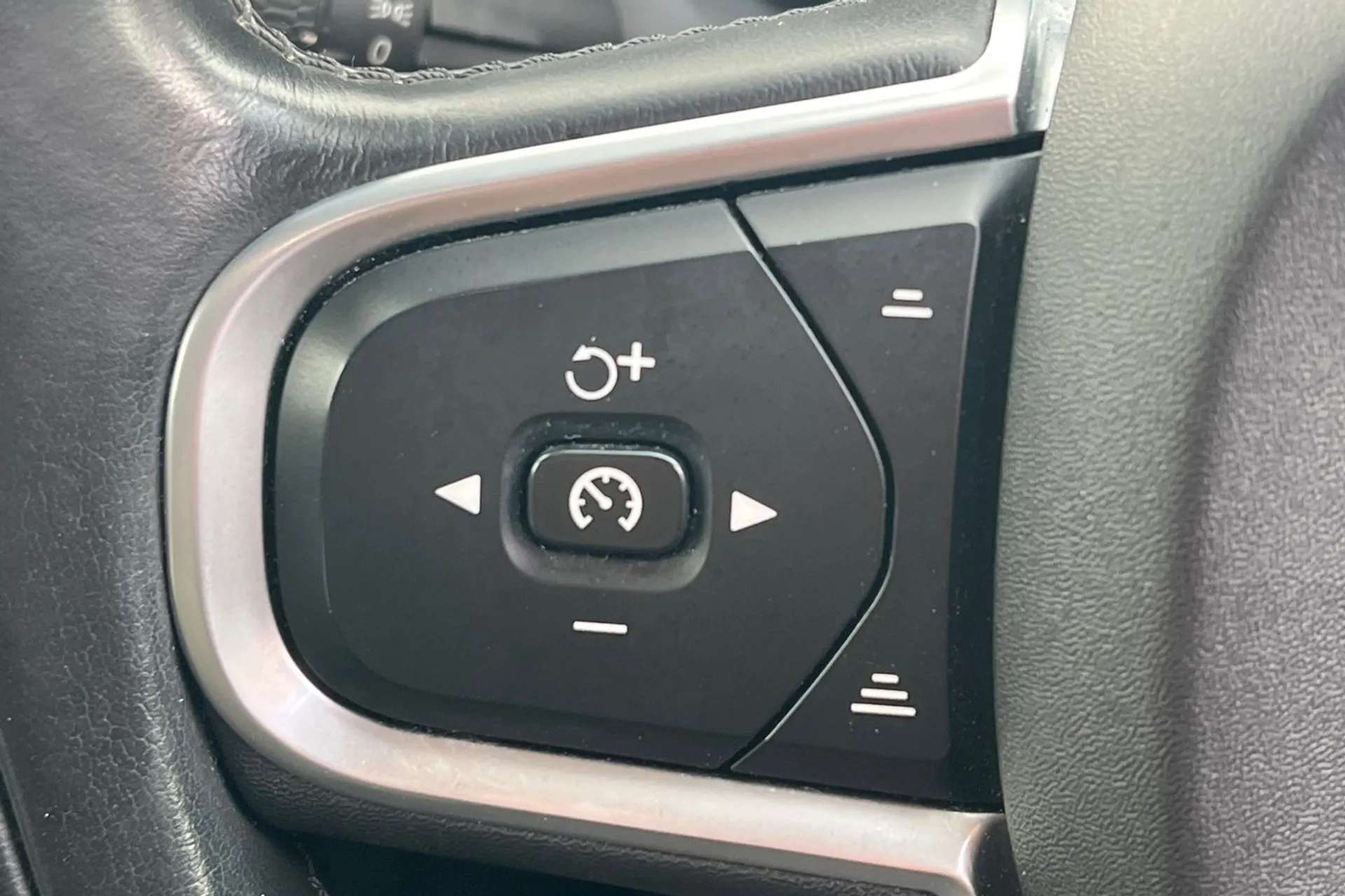 2018 VOLVO XC60 2018 VOLVO XC60