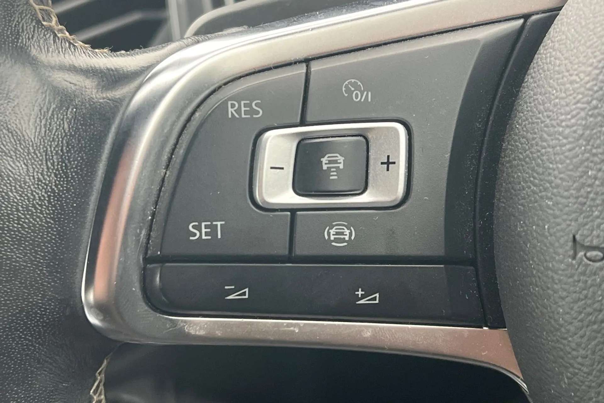 2021 VOLKSWAGEN T-ROC 2021 VOLKSWAGEN T-ROC